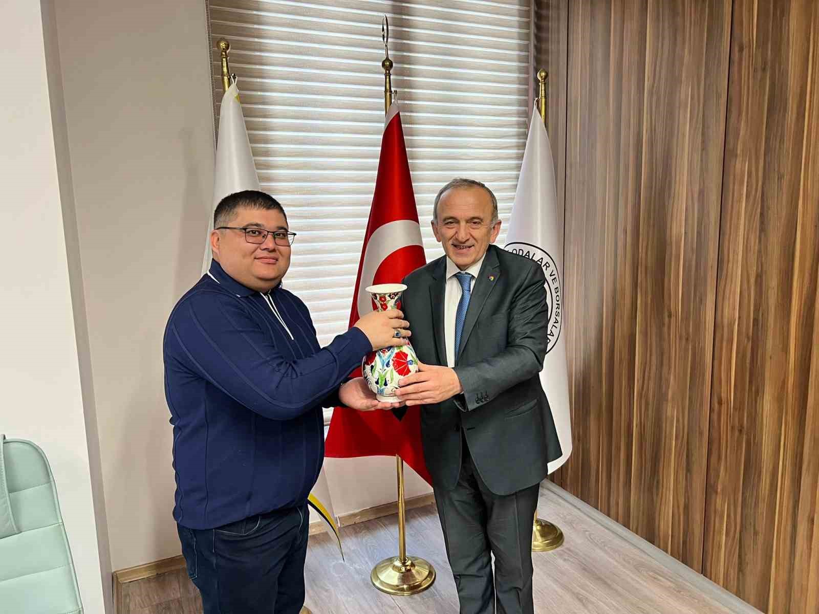 Özbekistan ile sanayi ve teknoloji alanında iş birliği masaya yatırıldı
Özbekistan ile sanayi ve teknoloji alanında iş birliği masaya yatırıldı