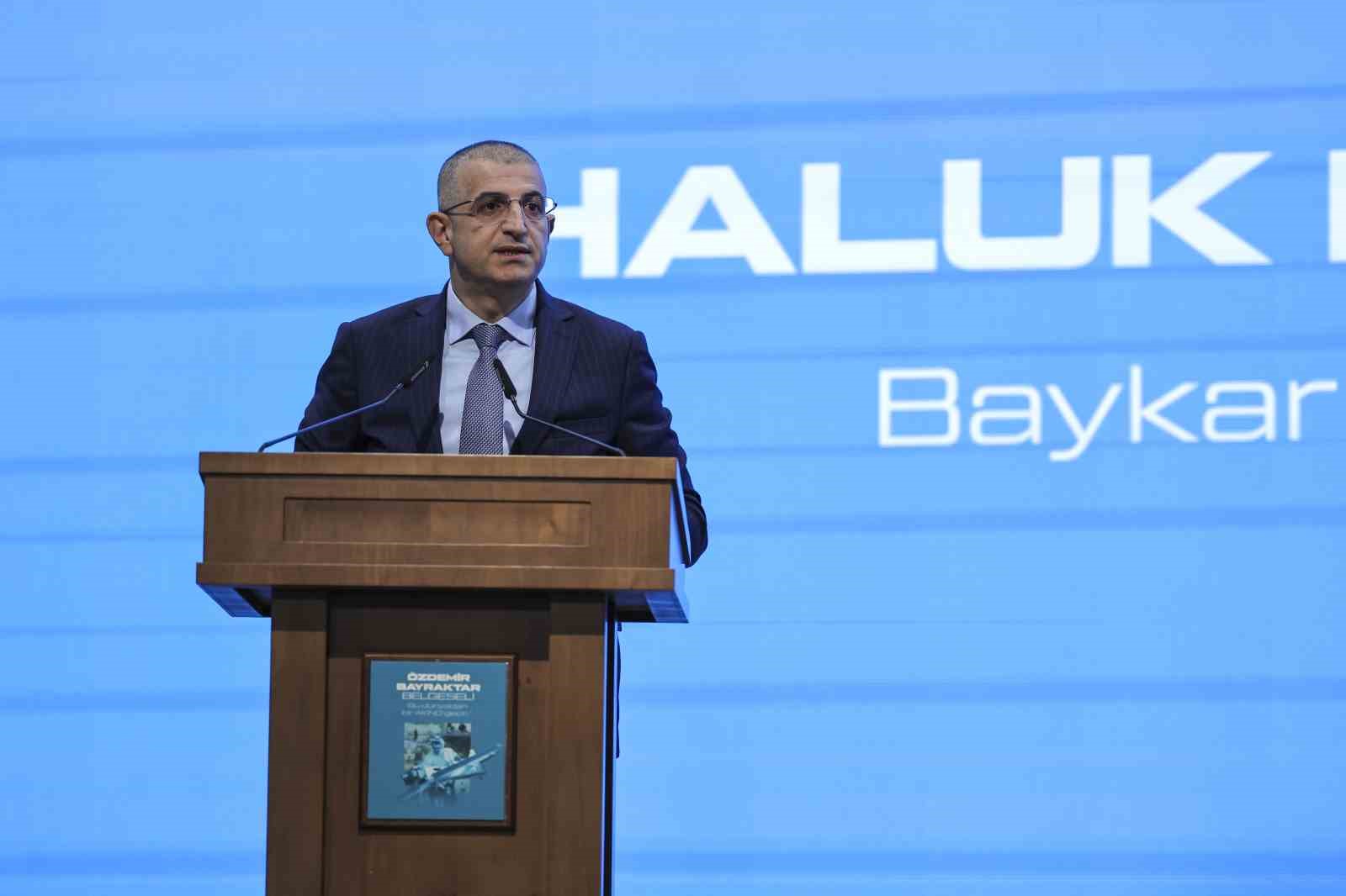 Özdemir Bayraktar’ın yaşam öyküsü belgesel oldu
