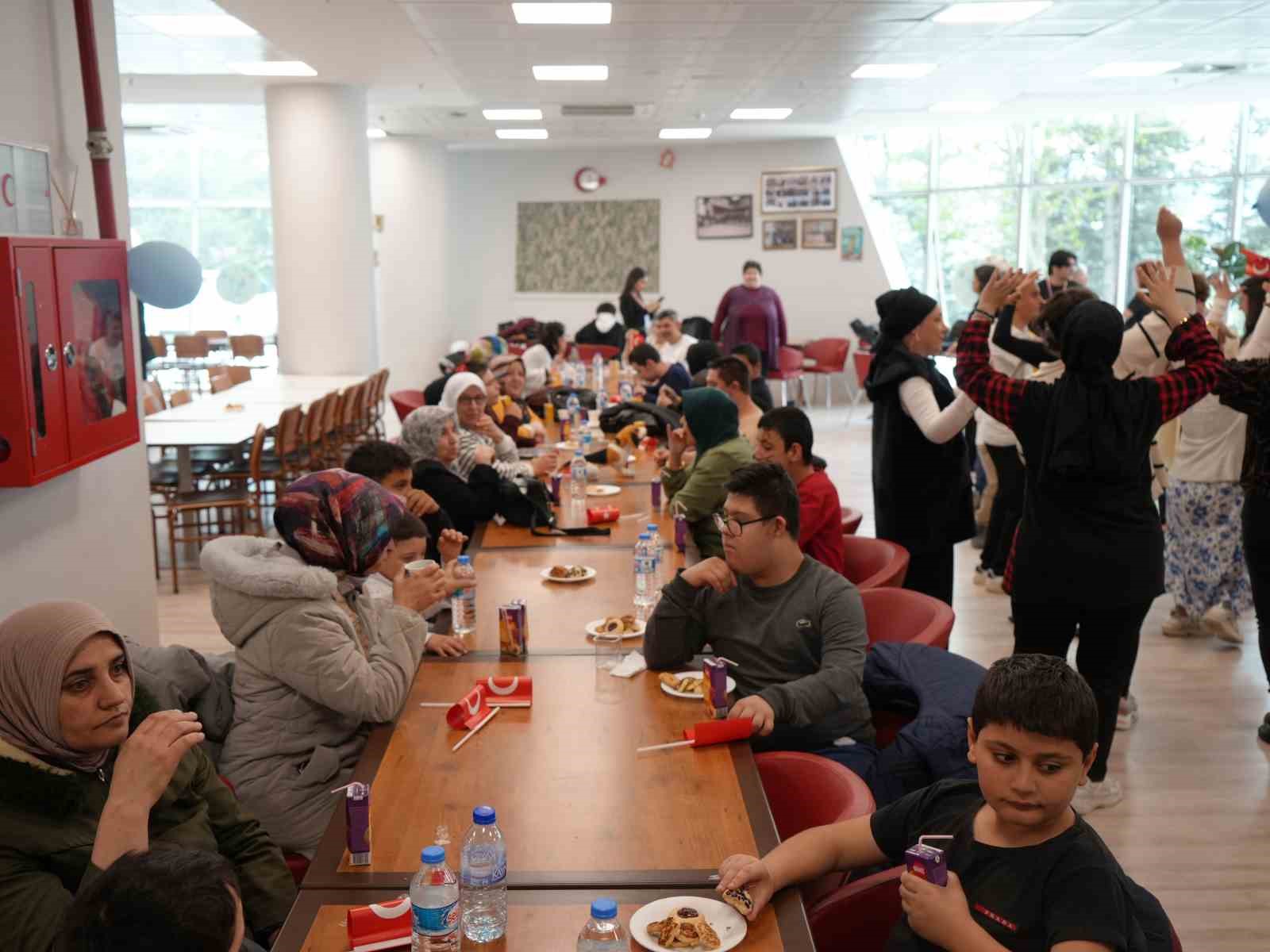 Özel bireyler kendileri için düzenlenen etkinlikte doyasıya eğlendi
