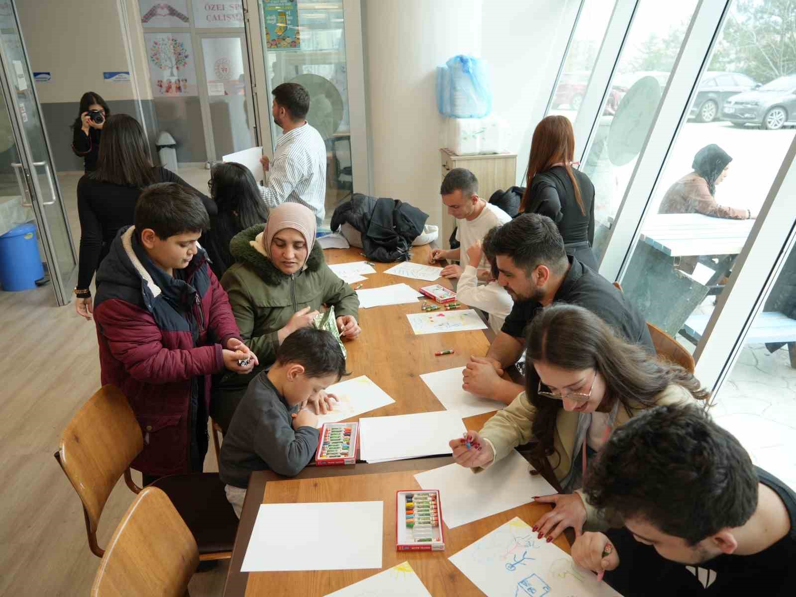 Özel bireyler kendileri için düzenlenen etkinlikte doyasıya eğlendi
