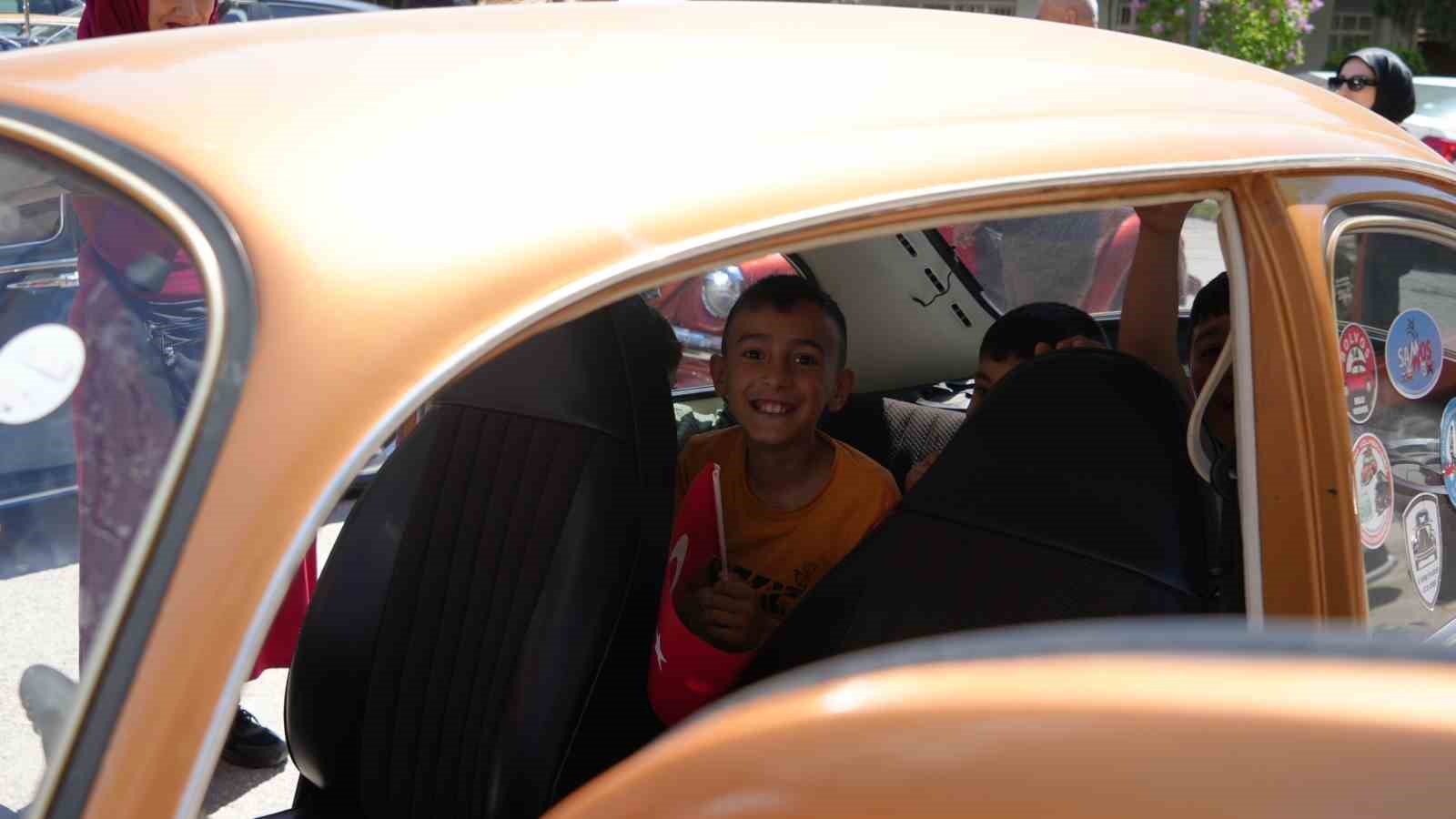 Özel çocuklar, tosbağa arabalarla konvoy yaptı
