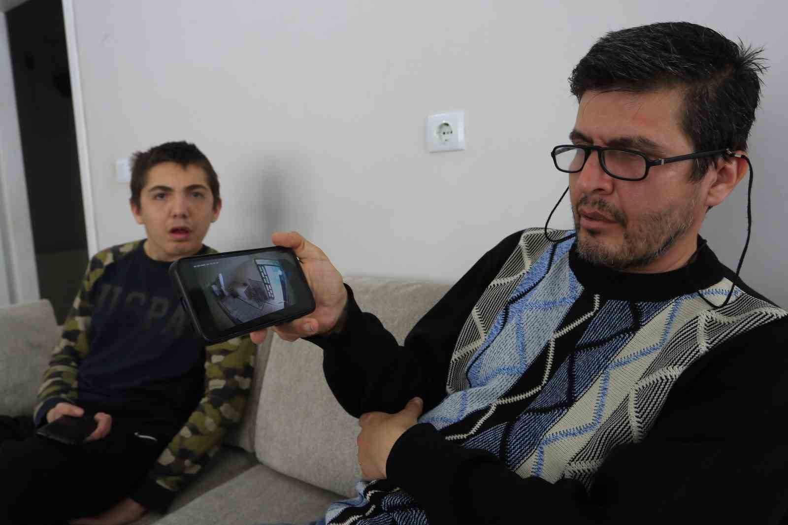 Özel eğitim merkezinin düşmedi dediği otizmli gencin düştüğü anın görüntüleri ortaya çıktı
Özel eğitim merkezinin düşmedi dediği otizmli gencin düştüğü anın görüntüleri ortaya çıktı