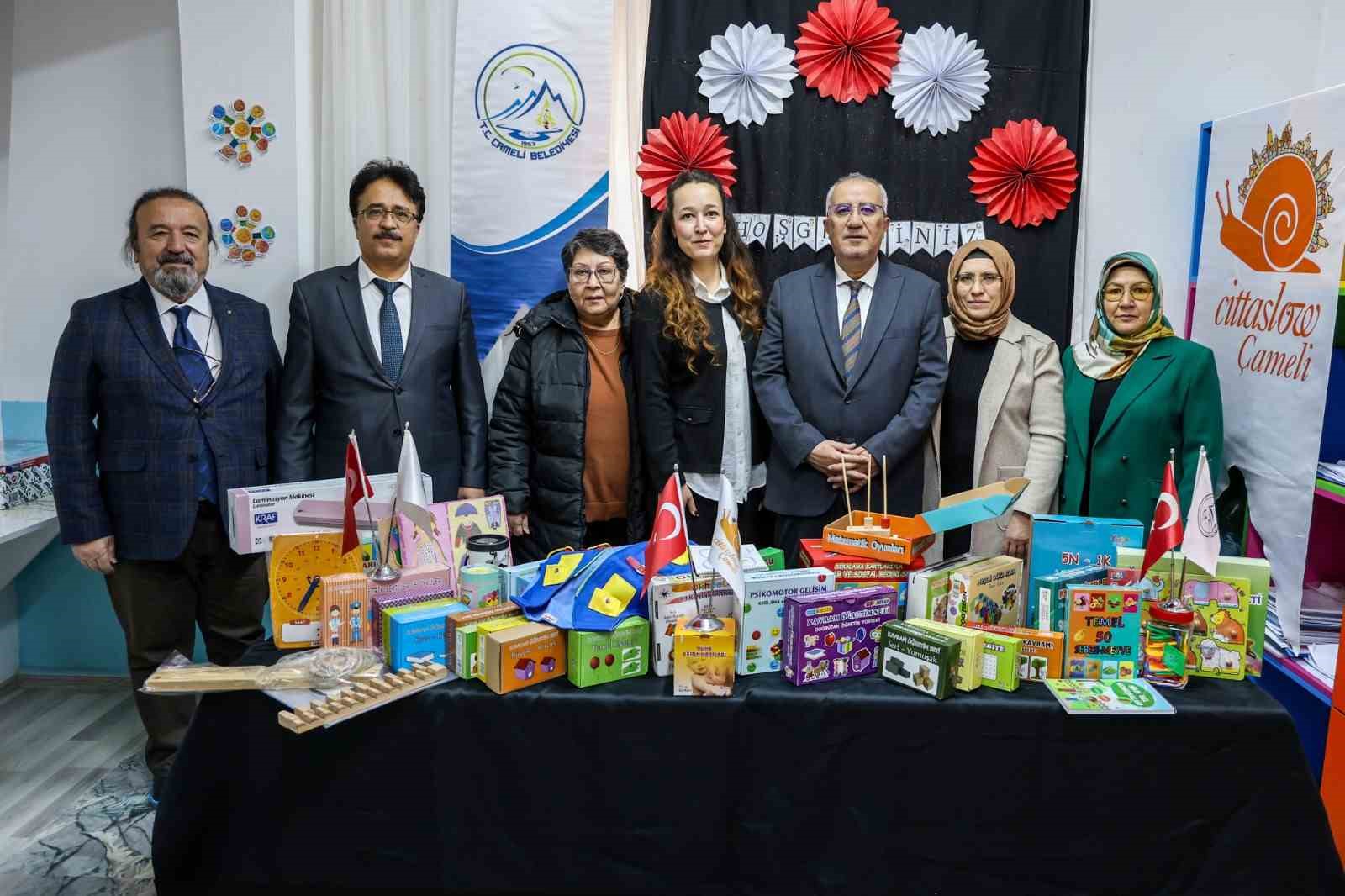 Özel eğitim öğrencilerine malzeme desteği
