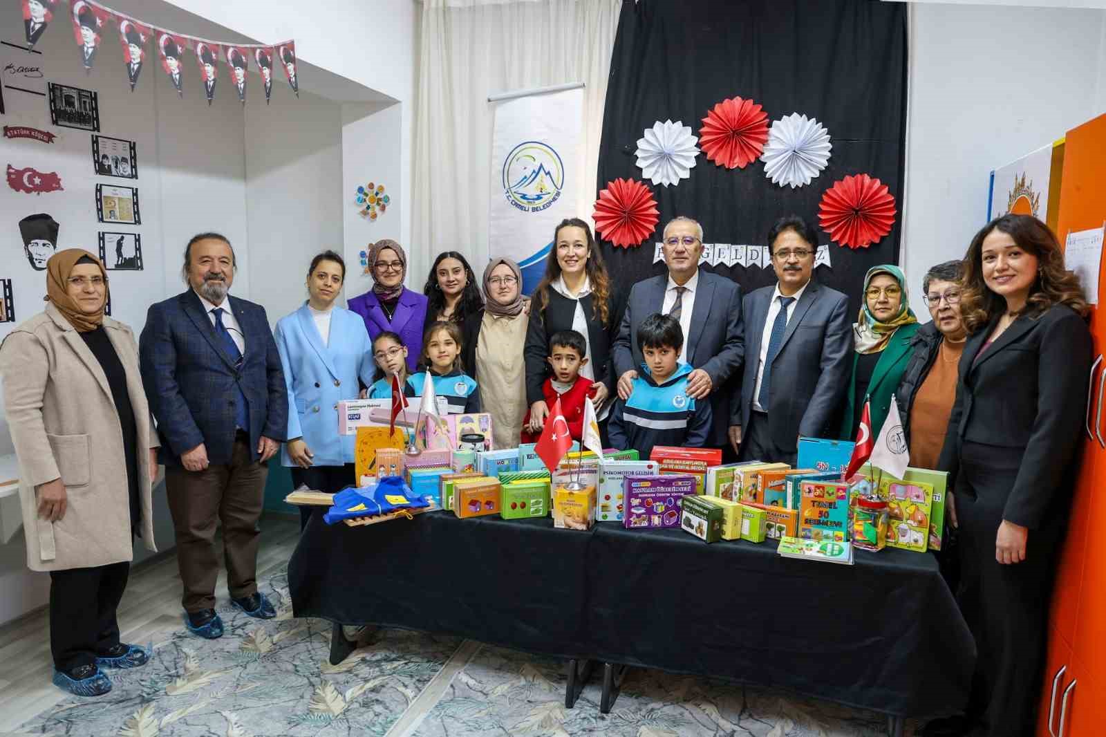 Özel eğitim öğrencilerine malzeme desteği
