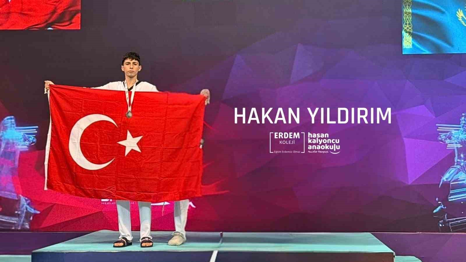 Özel Erdem Anadolu Lisesi öğrencisi Hakan Yıldırım Türkiye 2.’si
Özel Erdem Anadolu Lisesi öğrencisi Hakan Yıldırım Türkiye 2.’si