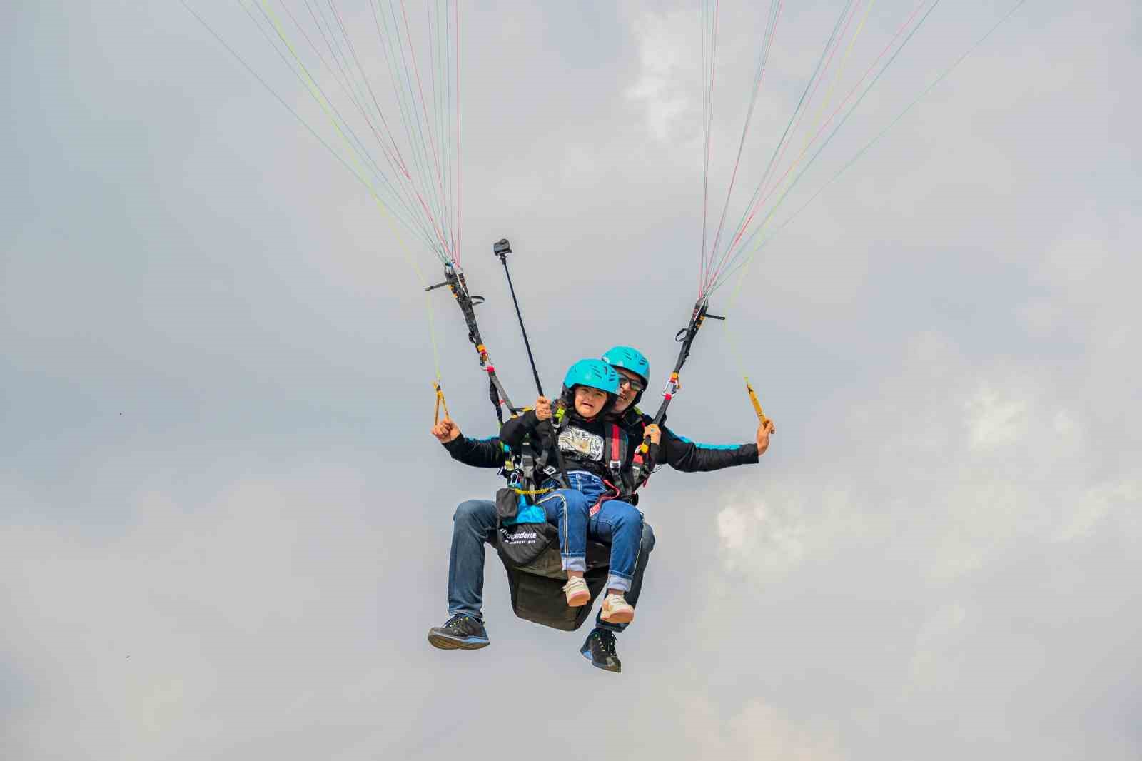 Özel gereksinimli çocuklar gökyüzüyle tanıştı
