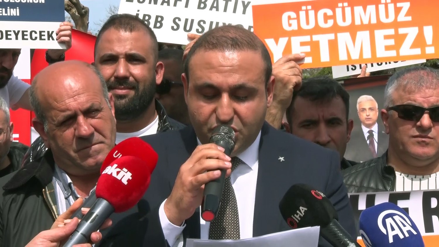 Özel Halk Otobüsü esnafından Saraçhane’de mesaj: "Ücretsiz taşıma durabilir"
