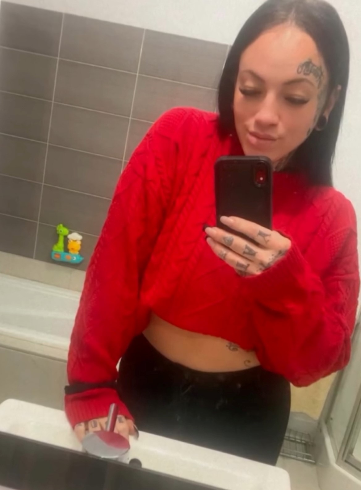 Özel hastanede göğüs ve karın gerdirme ameliyatı sonrası fenalaşan Kanada uyruklu kadın hastanede öldü
