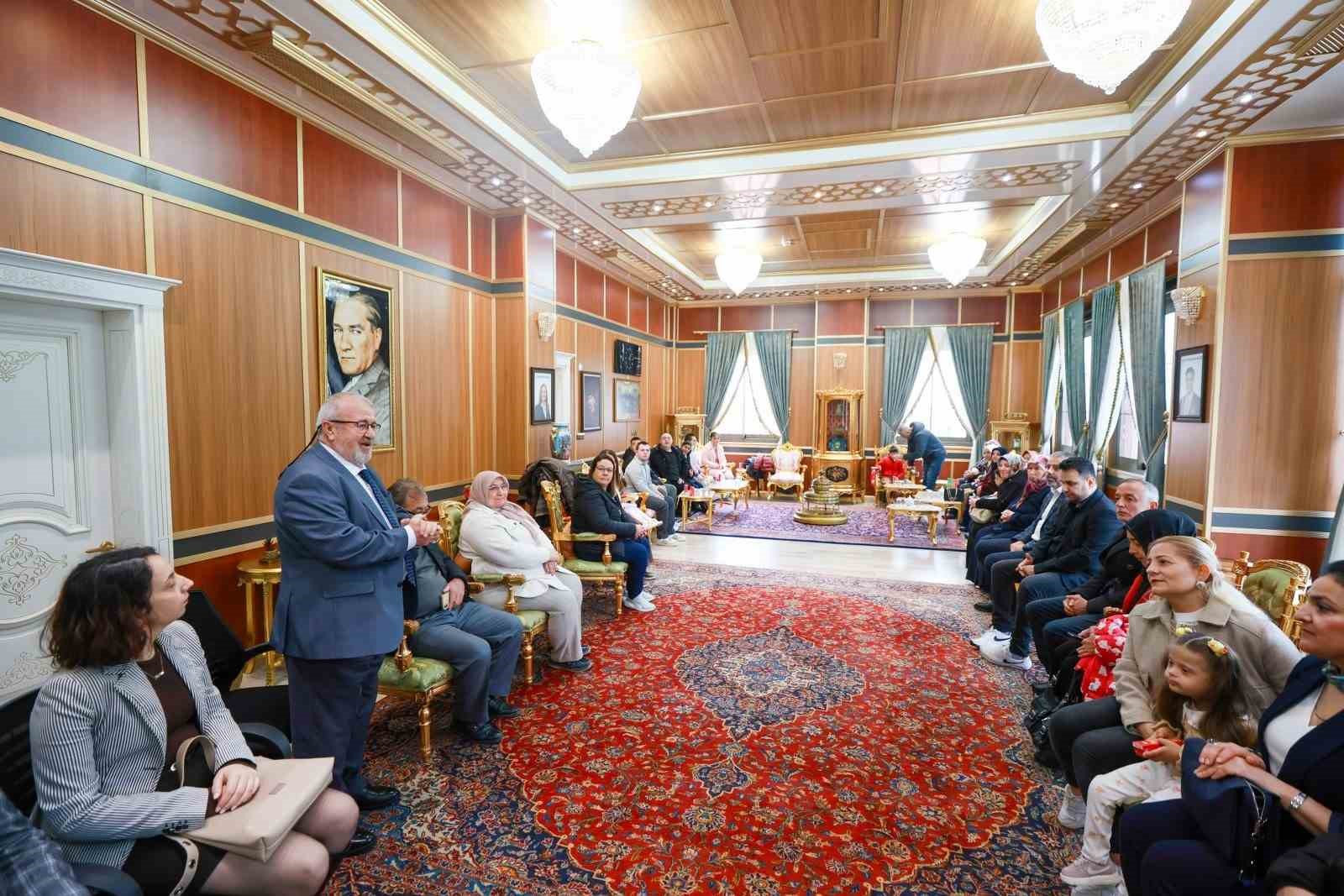 Özel ihtiyaçlı bireylerin eserleri sergilendi
