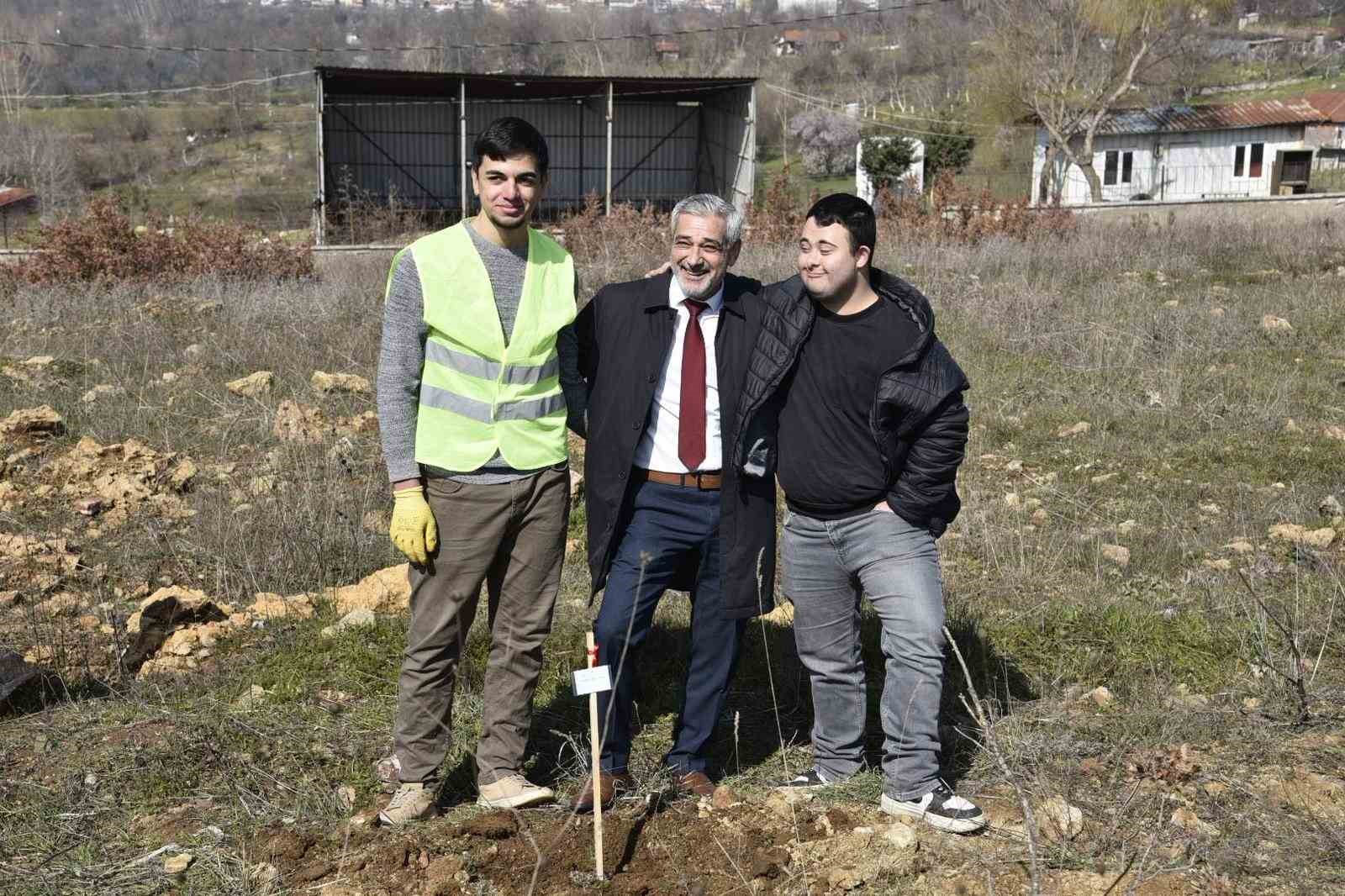 Özel öğrenciler için hatıra ormanı
