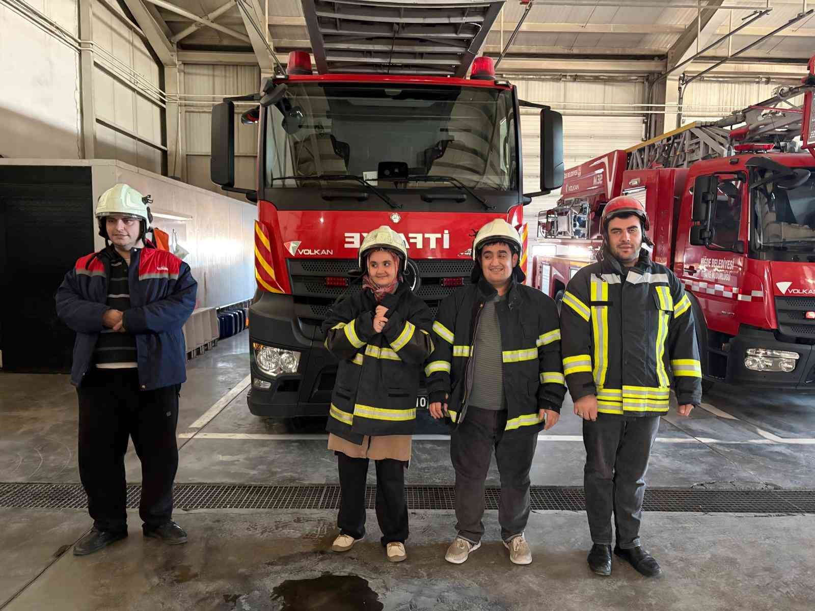 Özel öğrencilerden itfaiyeye anlamlı ziyaret
