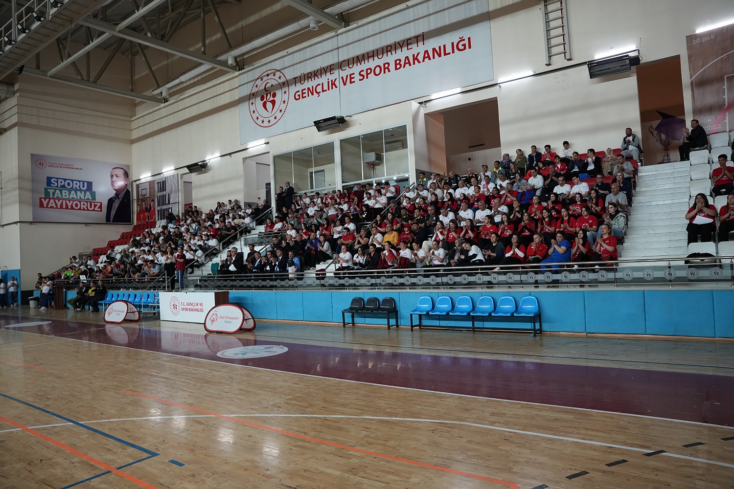 Özel sporcuların büyük buluşması tamamlandı
Özel sporcuların büyük buluşması tamamlandı