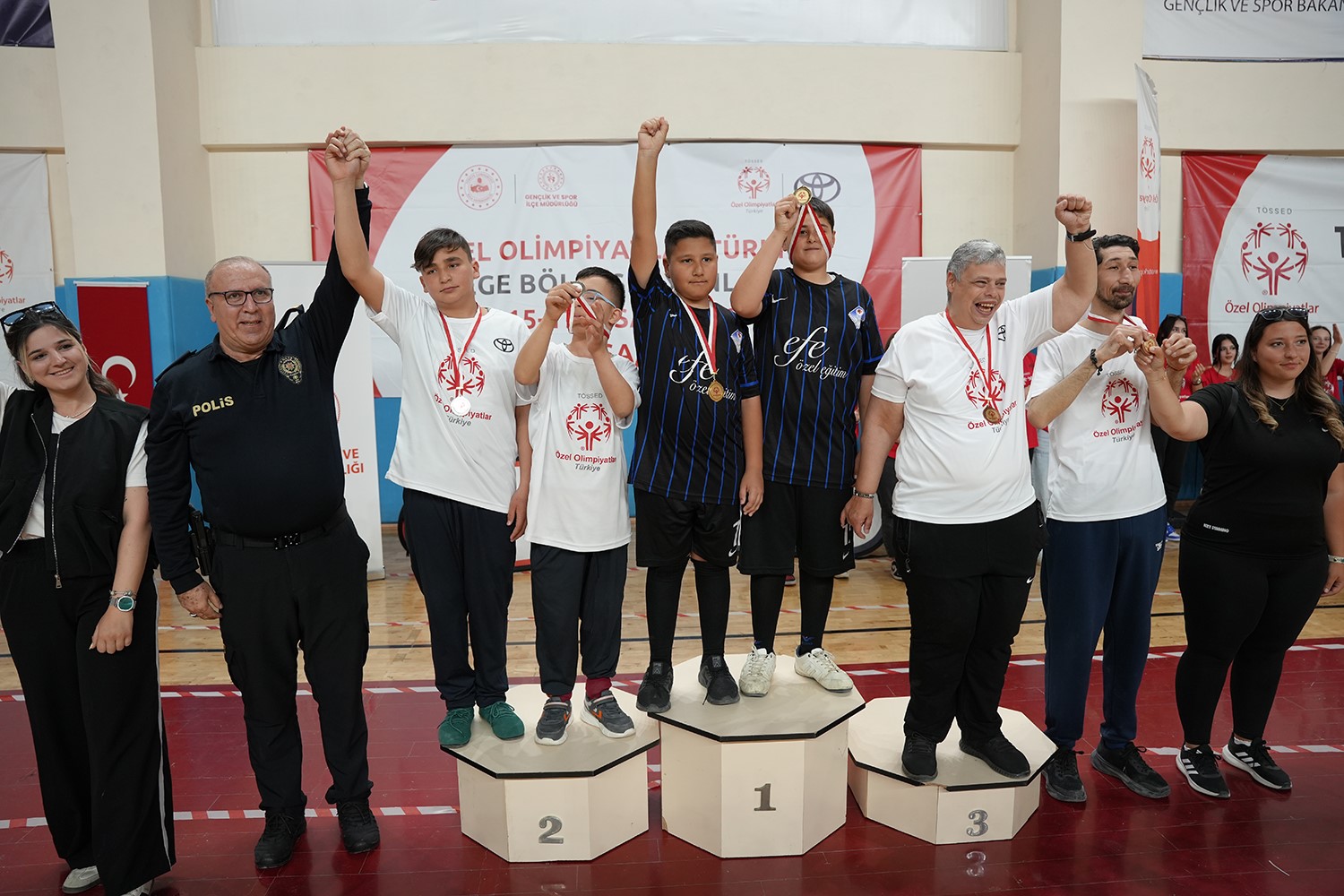 Özel sporcuların büyük buluşması tamamlandı
Özel sporcuların büyük buluşması tamamlandı