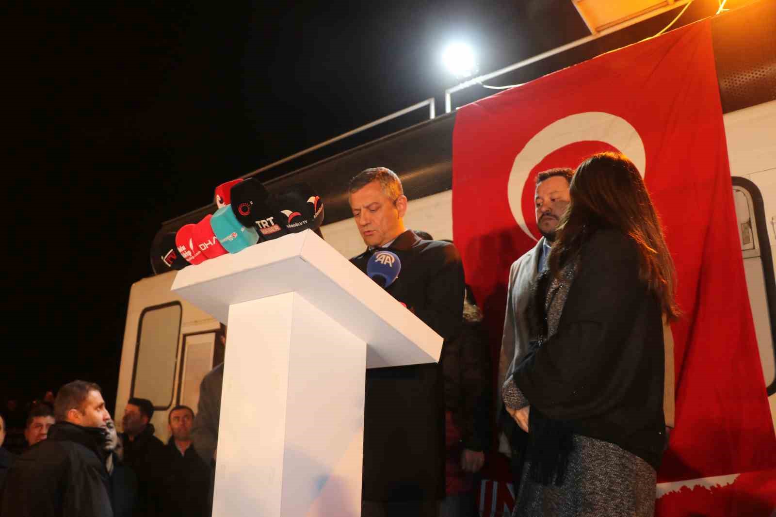 Özgür Özel: "Tanju’yla gurur duyuyoruz"
