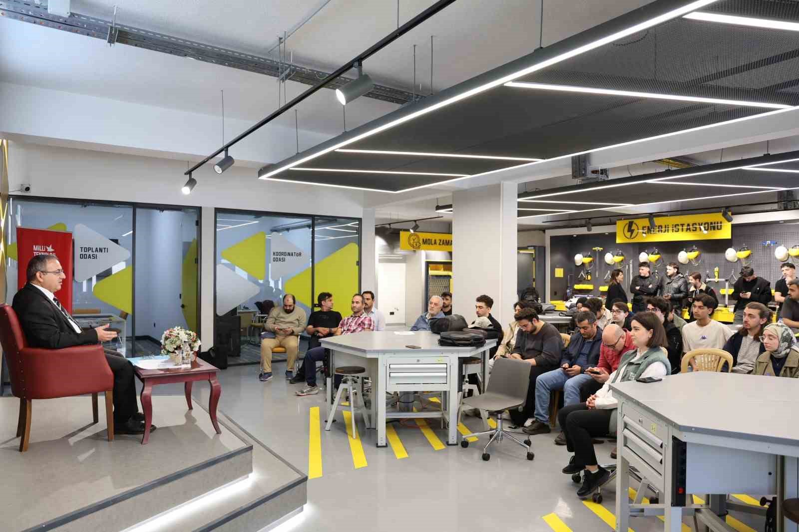 Öztürk "Yapay zeka her meslekte yeni bir dönem başlatıyor"
