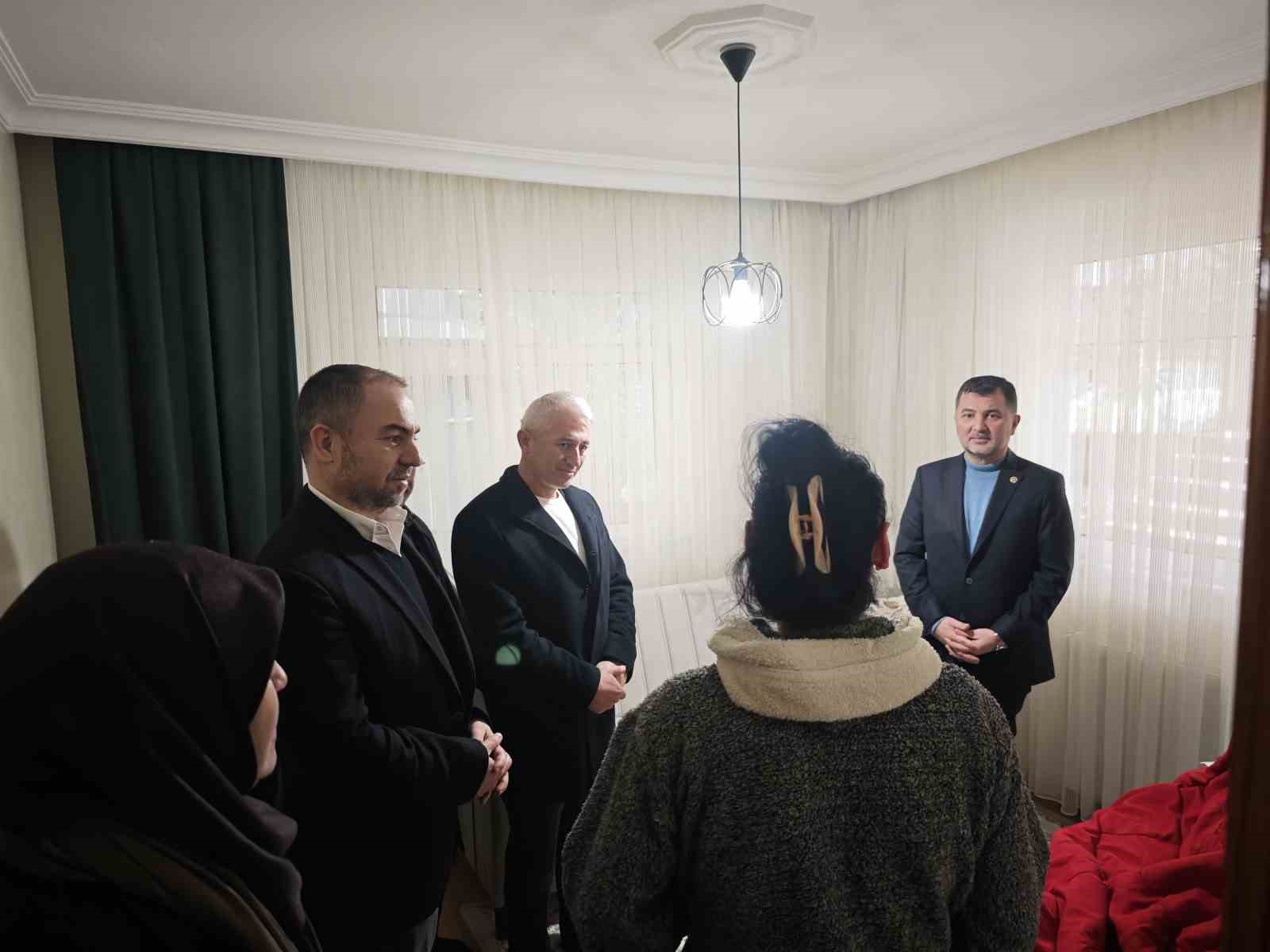 Öztürk’ten hastalara moral ve destek
