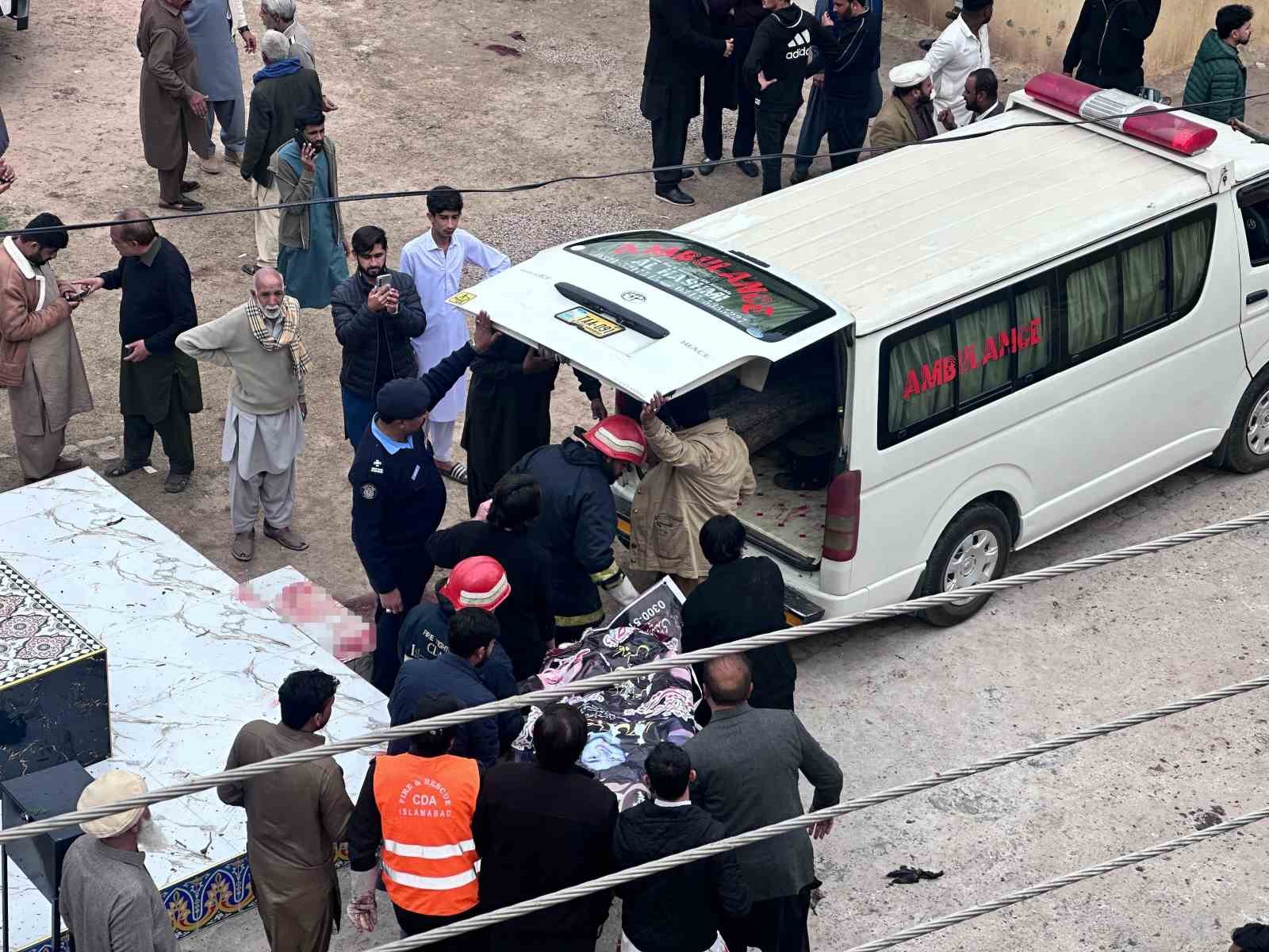 Pakistan’daki cami saldırısında can kaybı 35’e yükseldi
