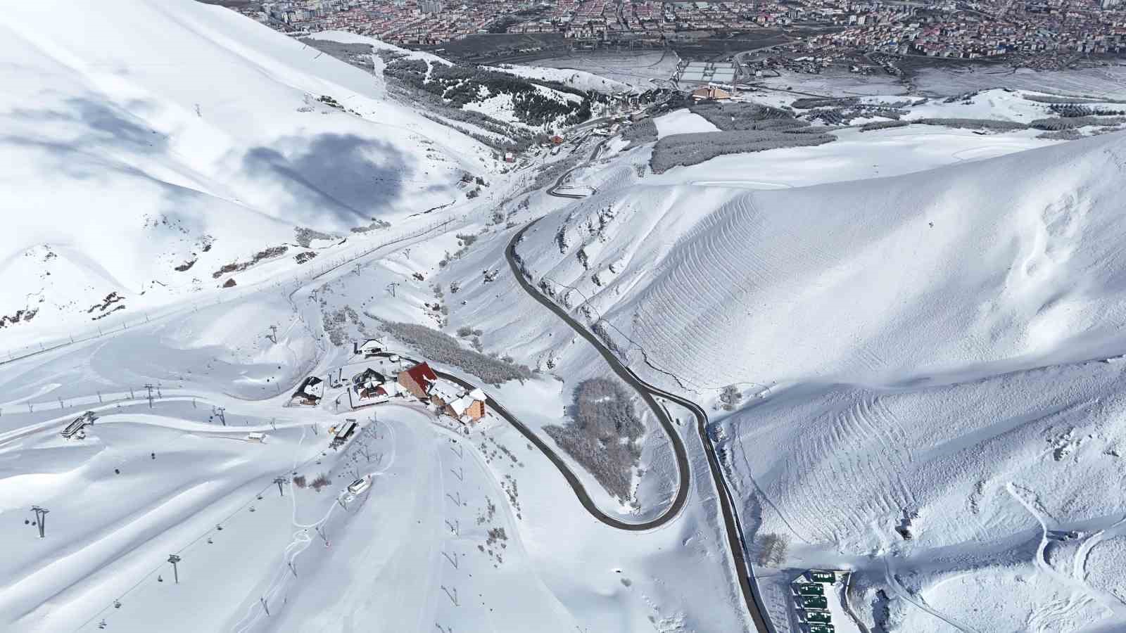 Palandöken beyaz örtüsü ile hayran bıraktı
