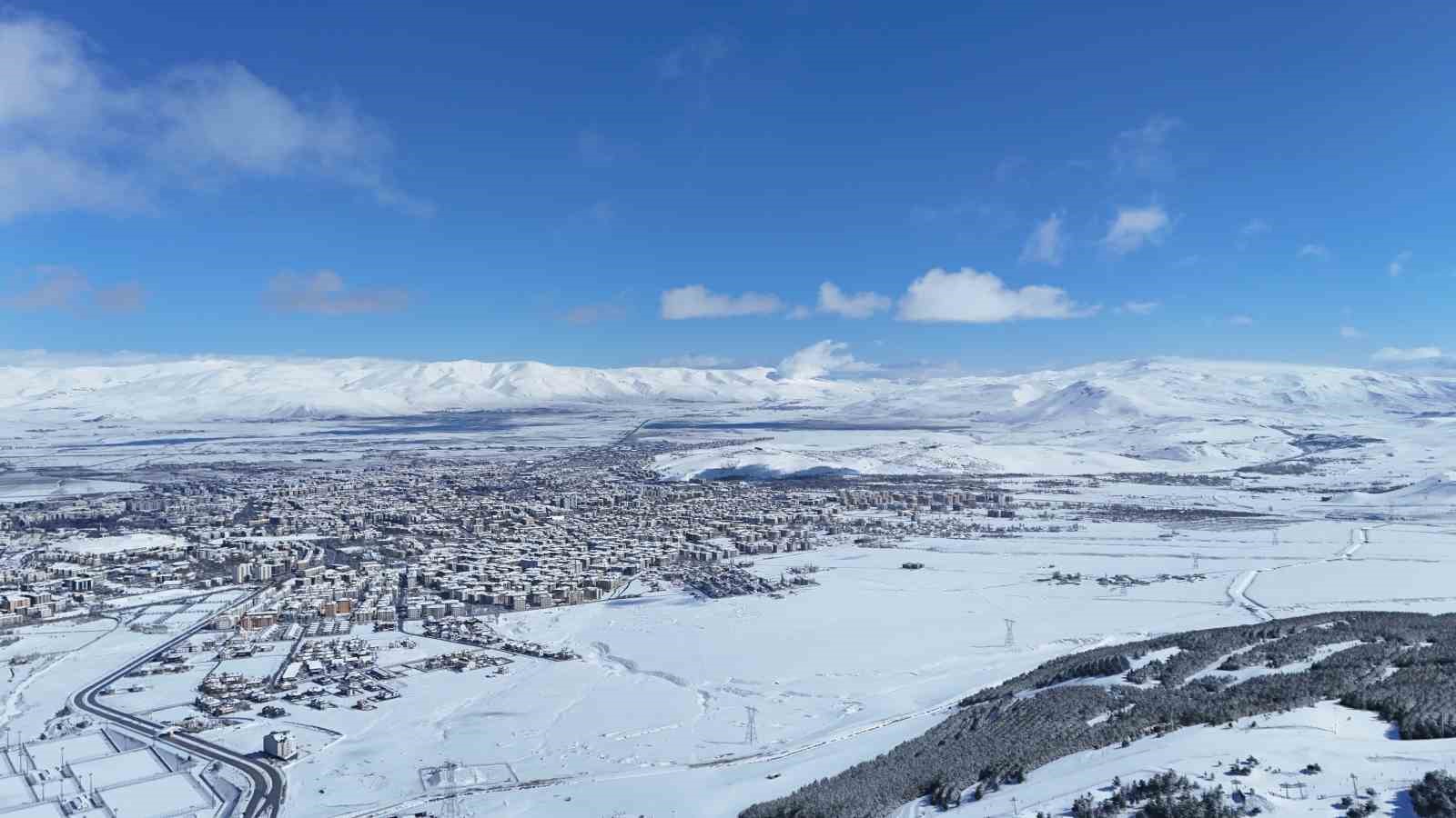 Palandöken Kayak Merkezi’nde görsel şölen
