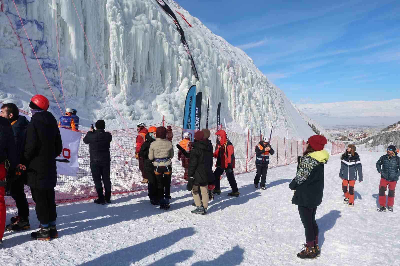 Palandöken Kayak Merkezi’nde Türkiye Buz Tırmanışı Şampiyonası gerçekleştirildi

