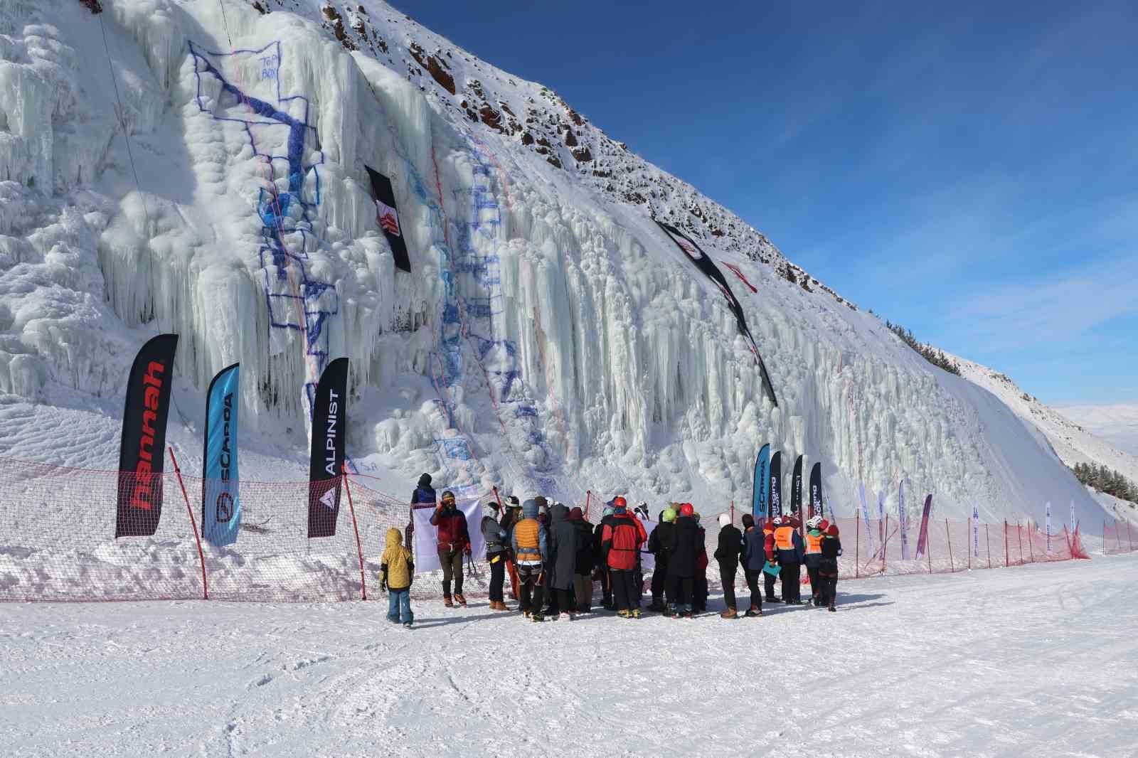 Palandöken Kayak Merkezi’nde Türkiye Buz Tırmanışı Şampiyonası gerçekleştirildi
