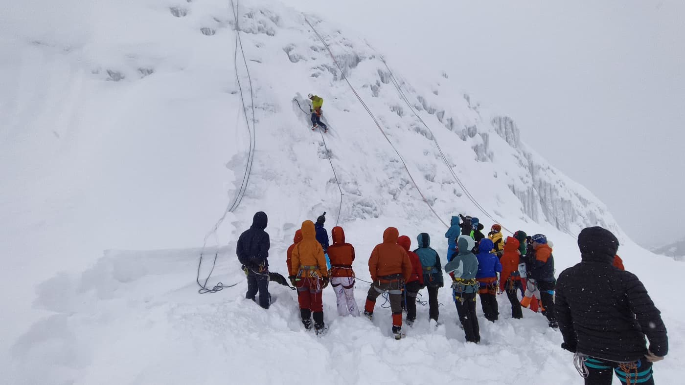 Palandöken’de buz tırmanışı eğitimi başarıyla gerçekleşti
