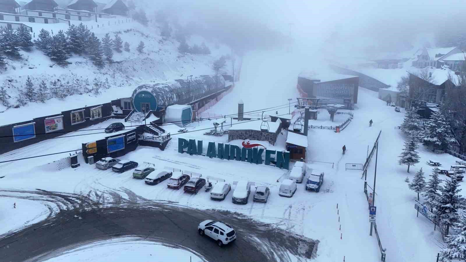 Palandöken’de kar kalınlığı 210 santimetreye ulaştı
