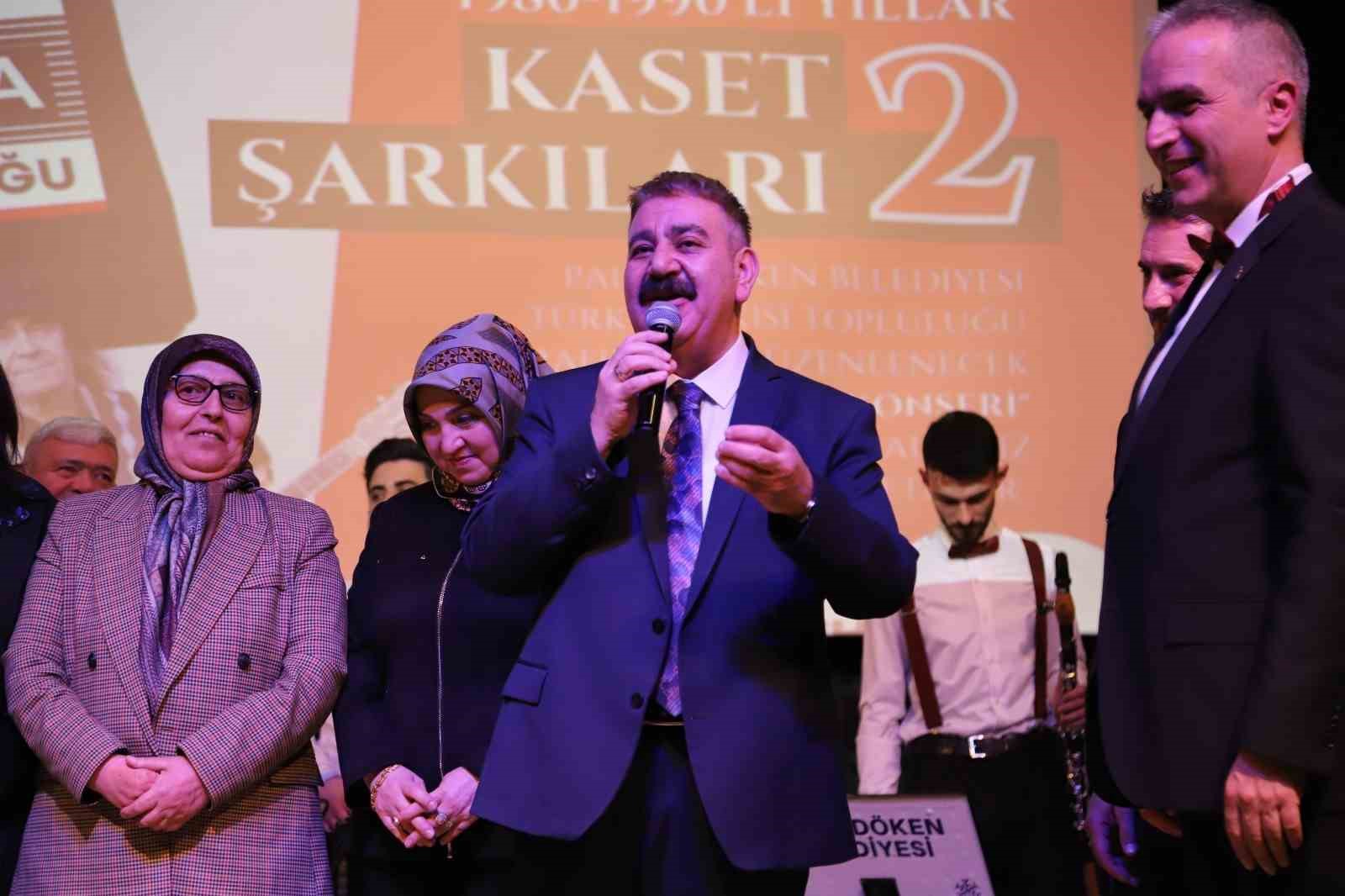 Palandöken’de "Kaset şarkıları" konseri yoğun ilgi gördü
