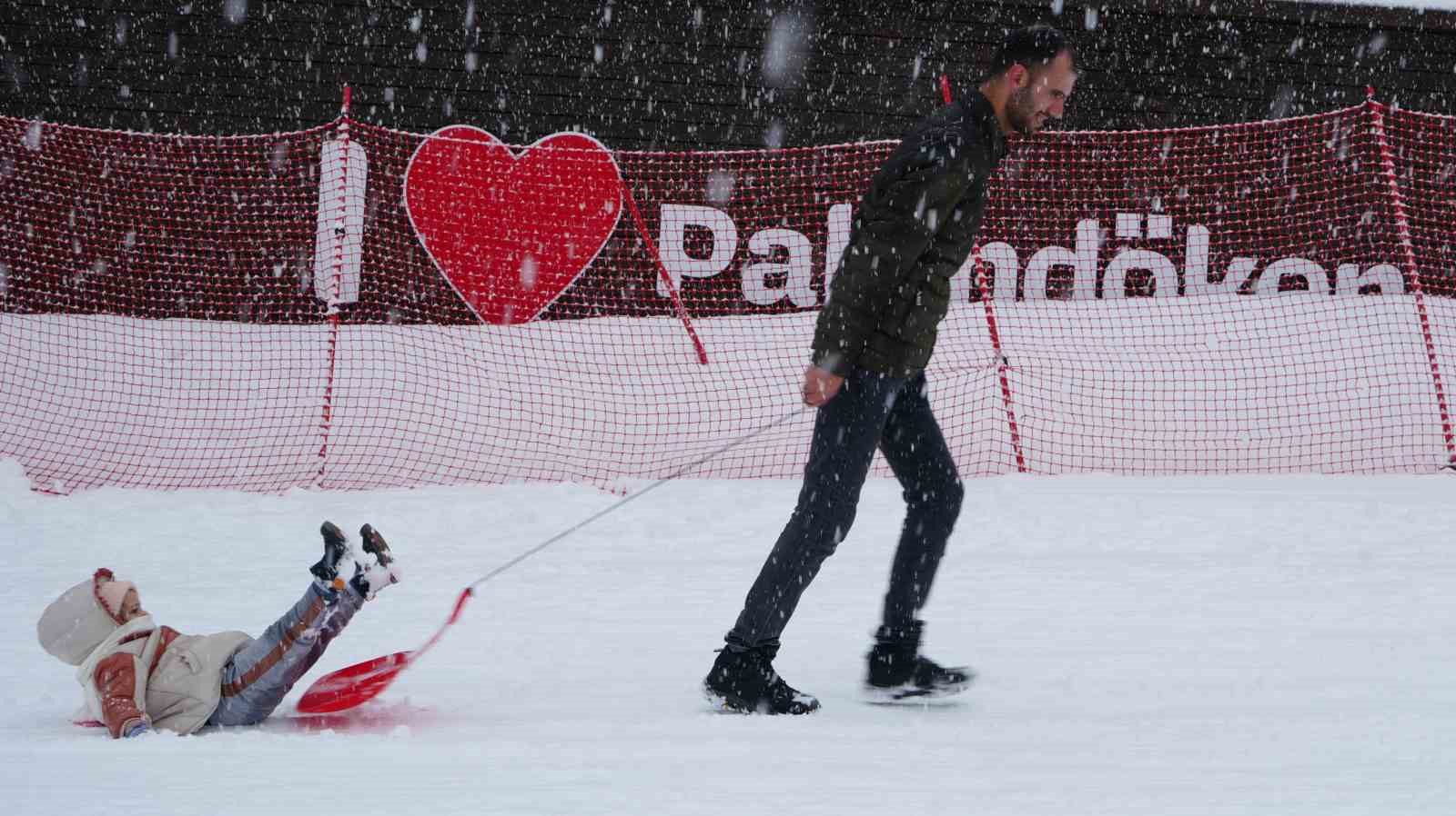 Palandöken’de kayak sezonu 30 Nisan’a kadar uzatıldı
