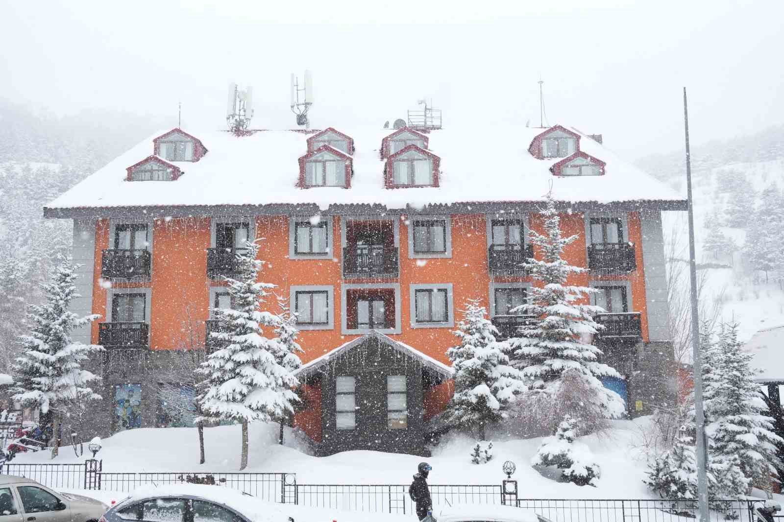 Palandöken’de kayak sezonu 30 Nisan’a kadar uzatıldı
