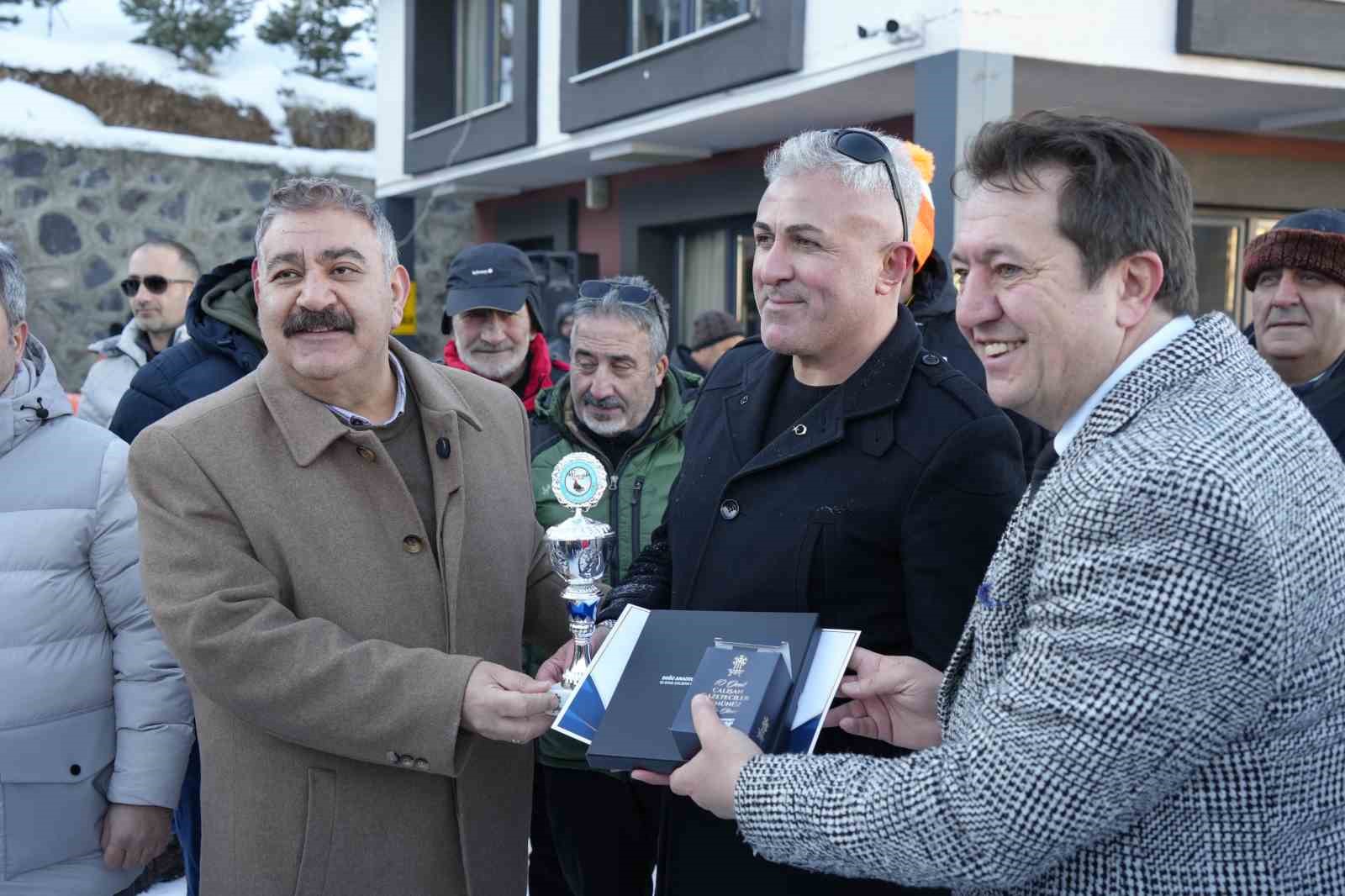 Palandöken’i bu kez gazeteciler şenlendirdi
