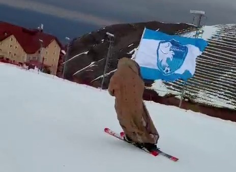 Palandöken’in zirvesinden ehram ve Erzurumspor bayrağı ile kaydı
