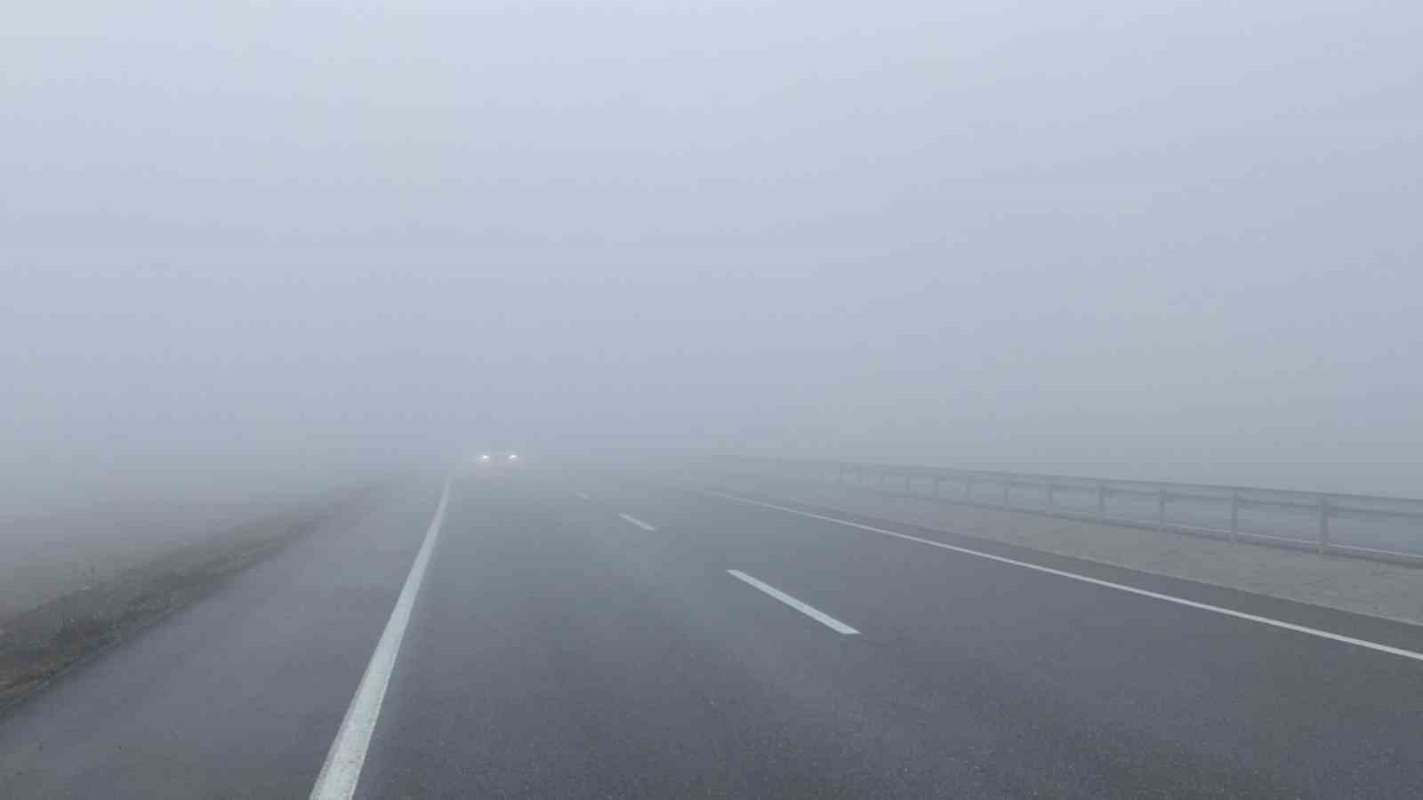 Pamuk Geçidinde yoğun sis etkili oldu
