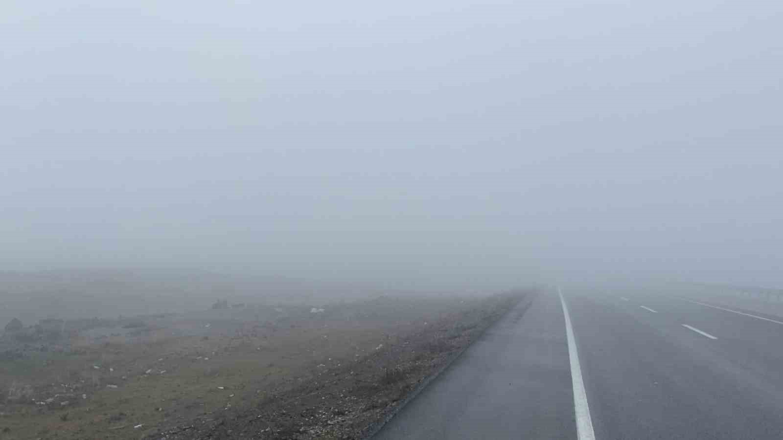 Pamuk Geçidinde yoğun sis etkili oldu
