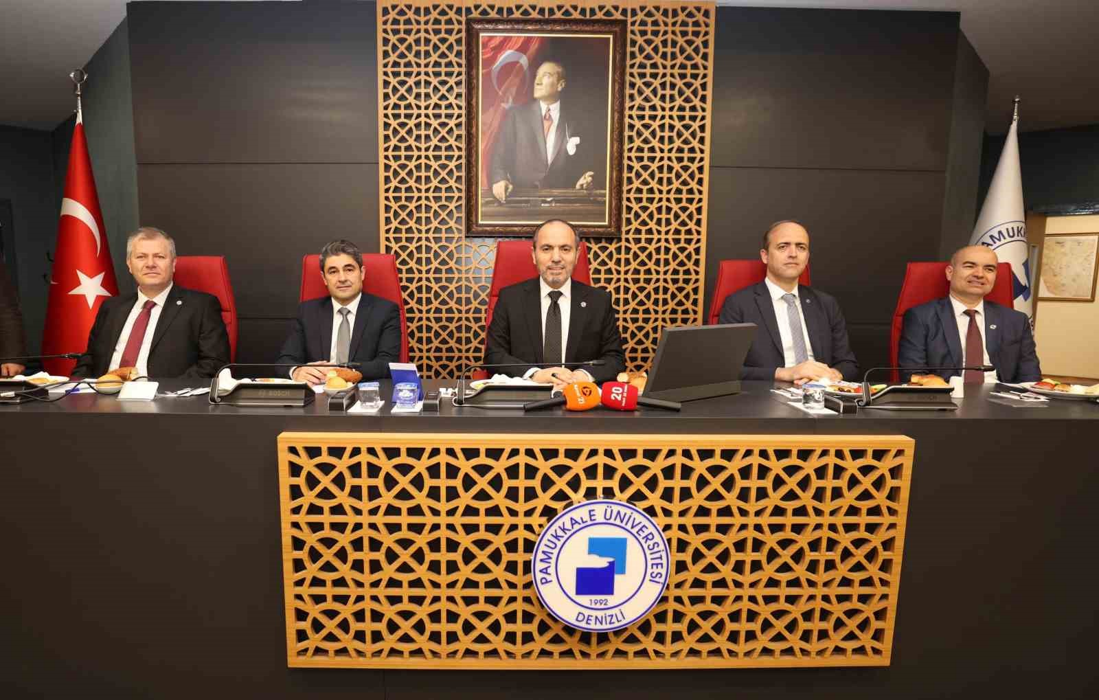 Pamukkale Üniversitesi’nde 2025-2026 arası 1 yıllık dönüşüm açıklandı
Pamukkale Üniversitesi’nde 2025-2026 arası 1 yıllık dönüşüm açıklandı