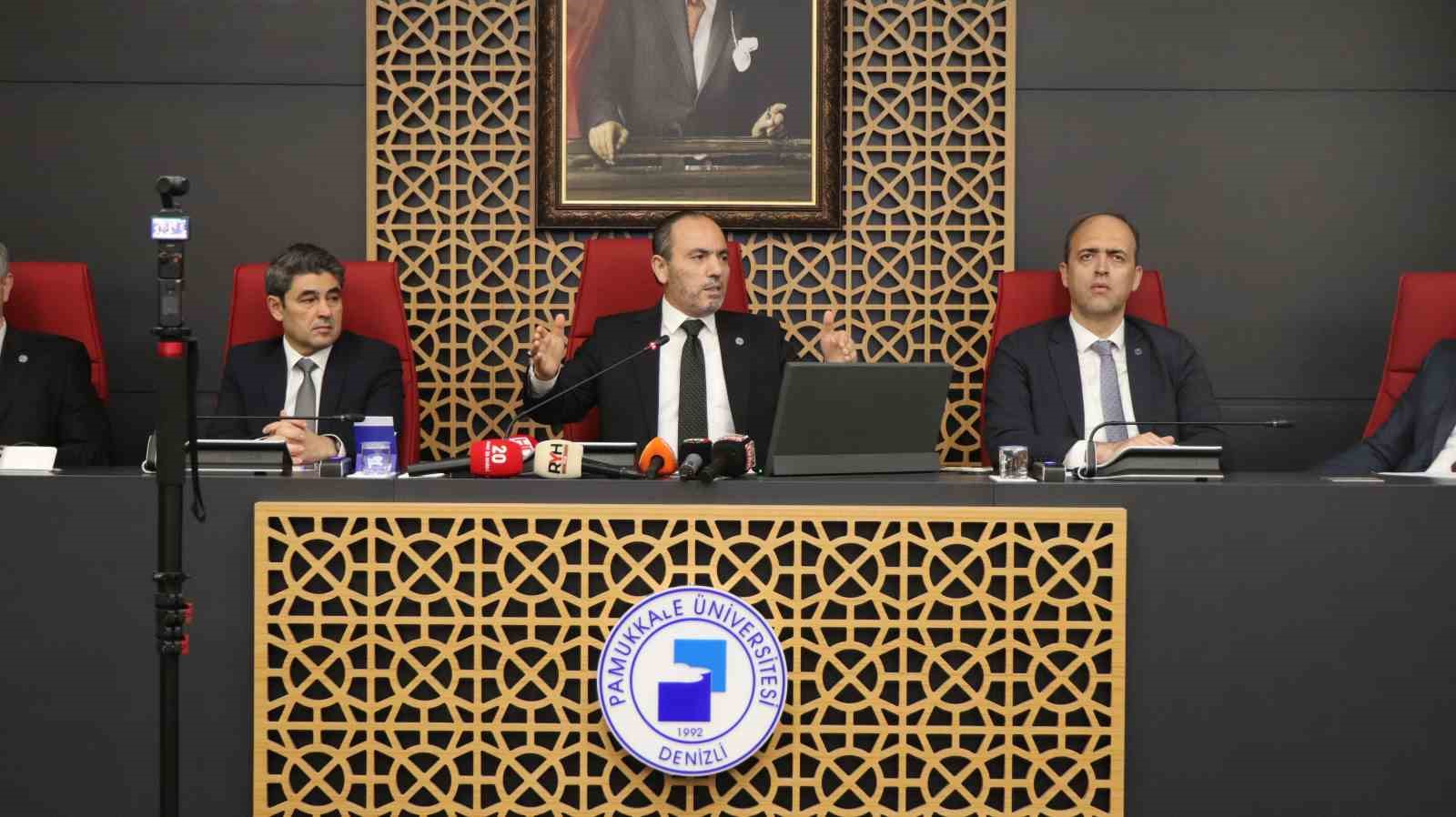 Pamukkale Üniversitesi’nde 2025-2026 arası 1 yıllık dönüşüm açıklandı
Pamukkale Üniversitesi’nde 2025-2026 arası 1 yıllık dönüşüm açıklandı