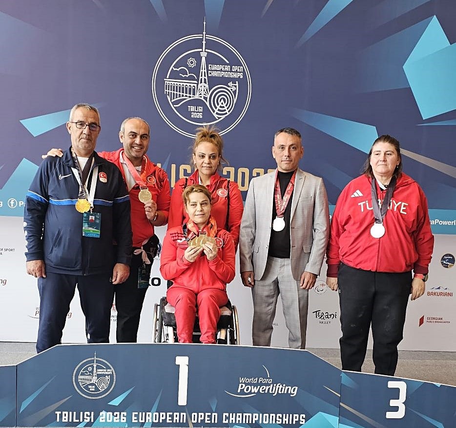 Para Halter Şampiyonası’nda milli sporculardan madalyalar
