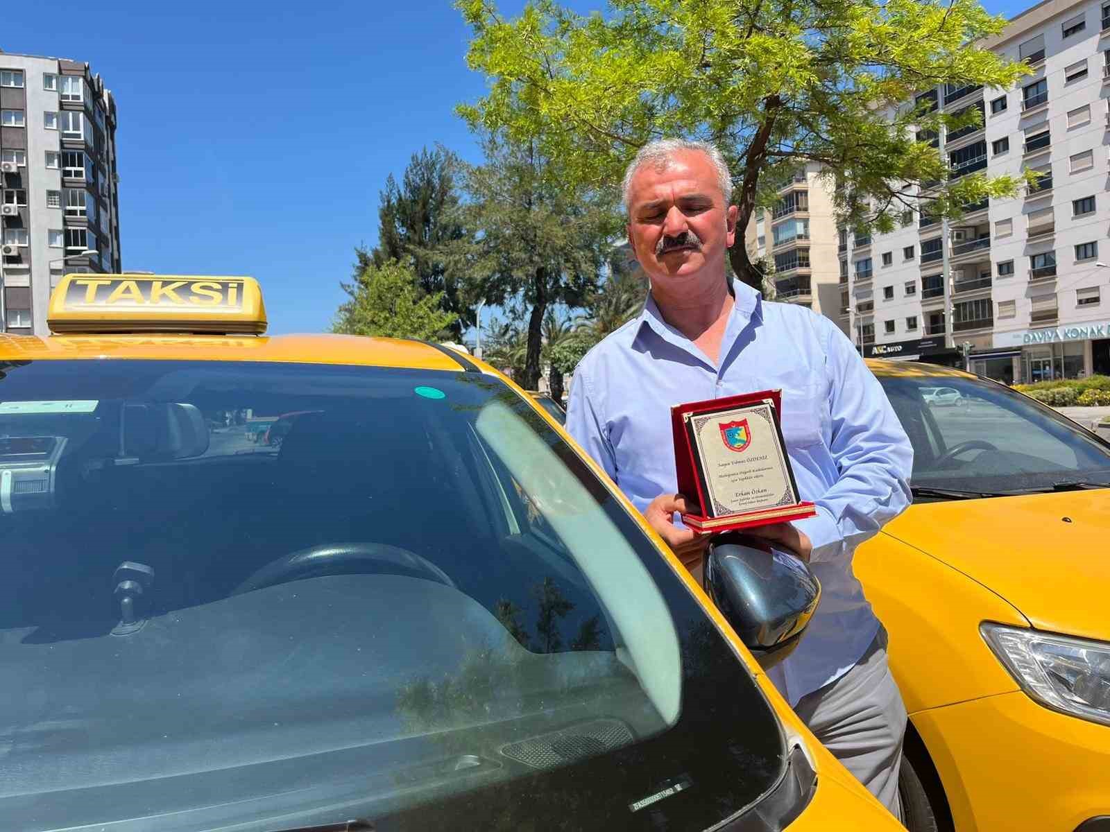 Parası çalınan askerin imdadına taksi şoförü yetişti
