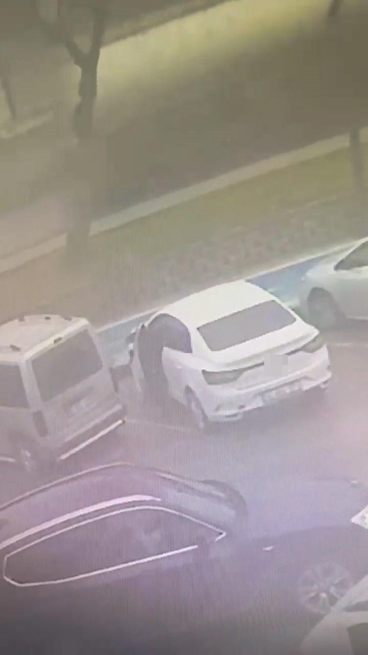 Park halindeki araçları soydu, polis adım adım iz sürüp yakaladı
