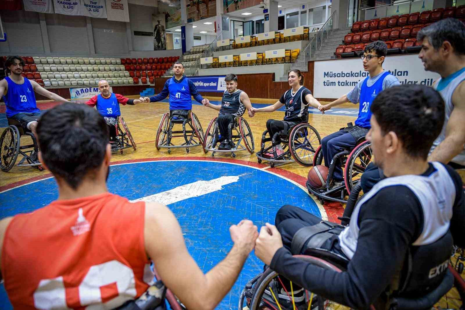 Parkede azmin ve mücadelenin simgesi: Medine Alper
