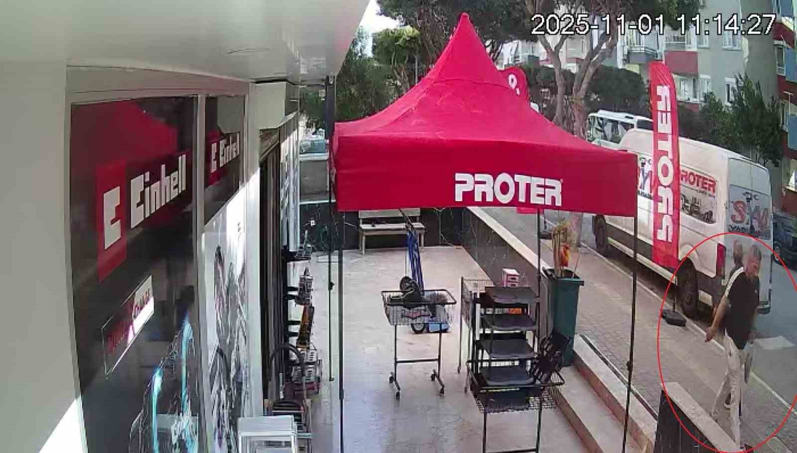 Parkta yürüyüş yapan adamı bıçaklayıp öldürdü, kızı "Babamın tek suçu orada bulunmaktı" dedi
