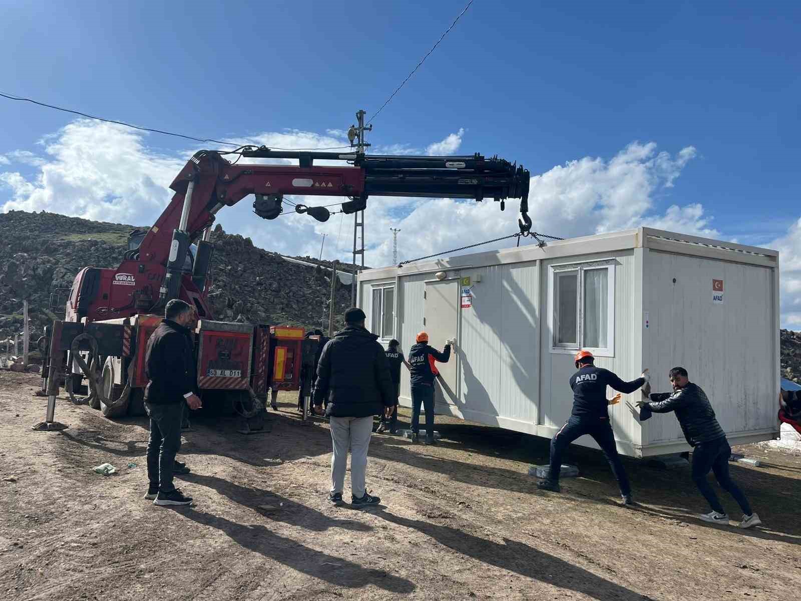 Patnos’ta deprem sonrası barınma ihtiyacı karşılandı
