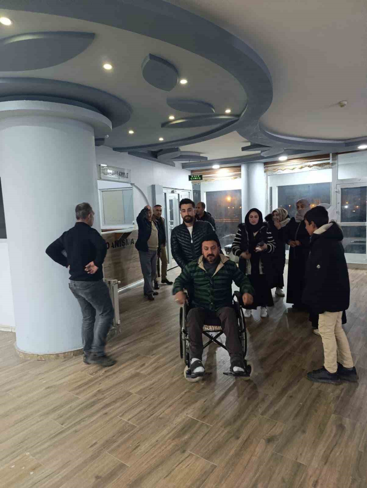 Patnos’ta depremin yaraları sarılıyor
