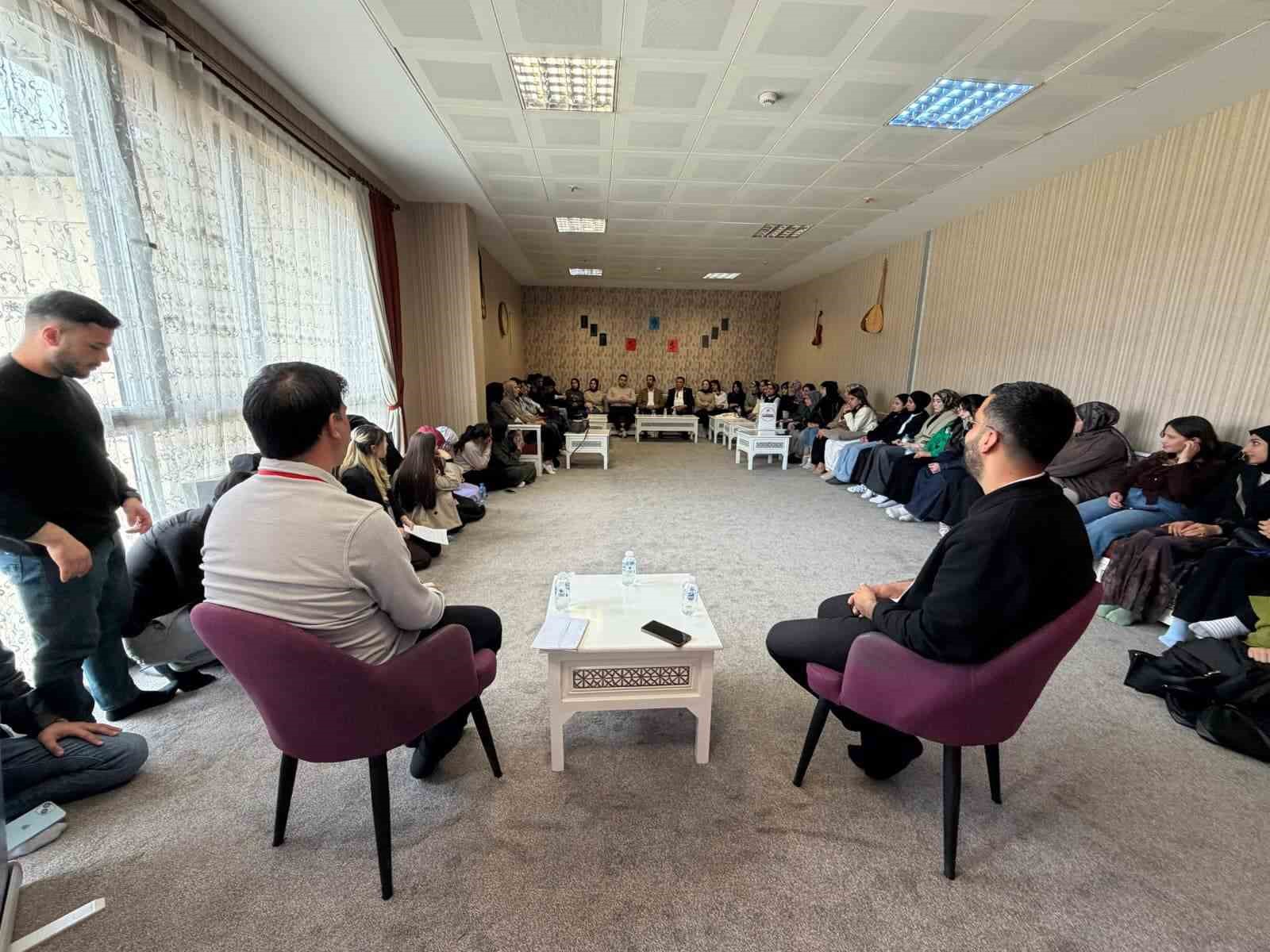 Patnos’ta "Gelenek ve Modernlik" temalı bilim kafe buluşması
