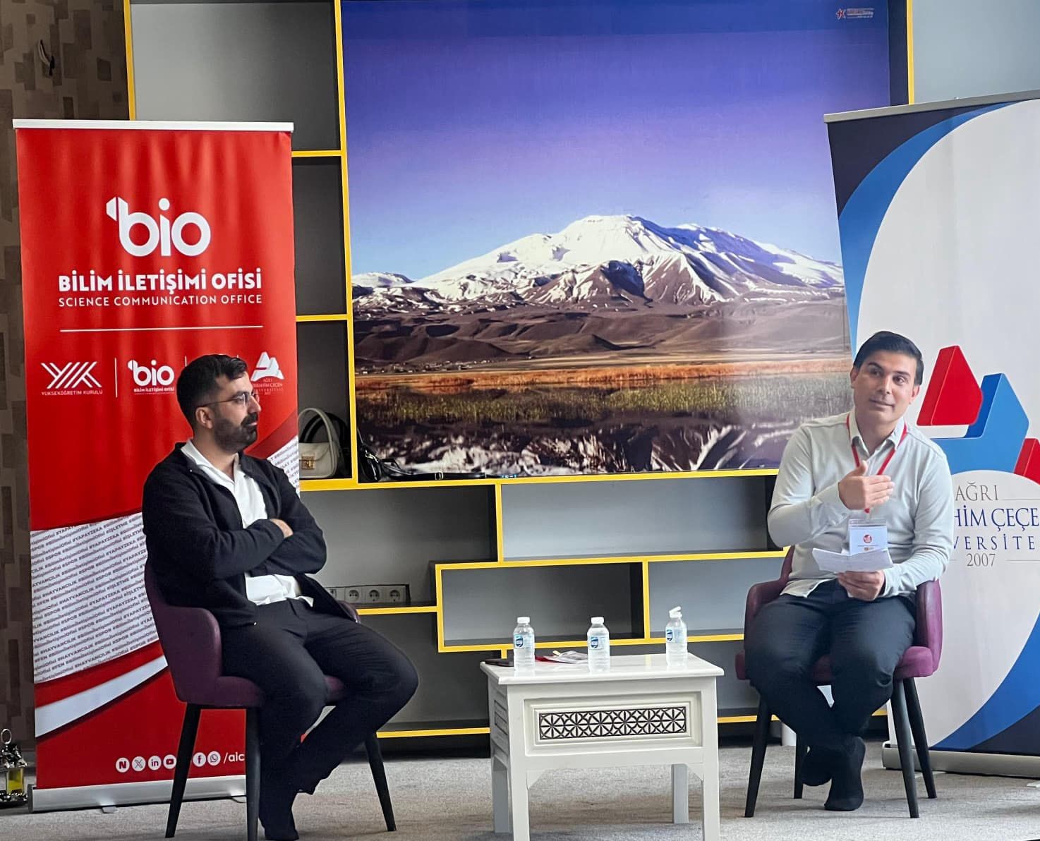 Patnos’ta "Gelenek ve Modernlik" temalı bilim kafe buluşması
