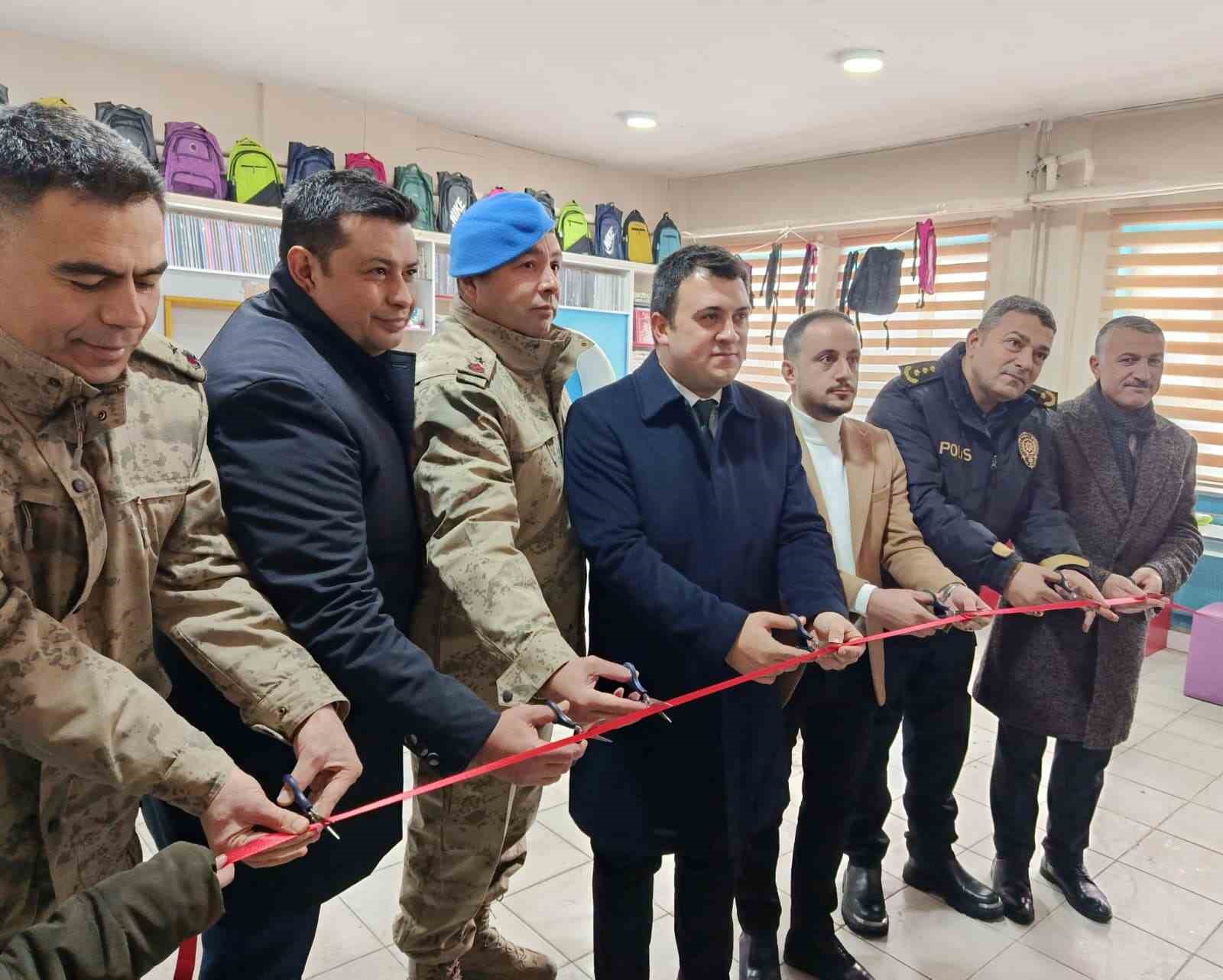 Patnos’ta iyilik dükkanı açıldı
