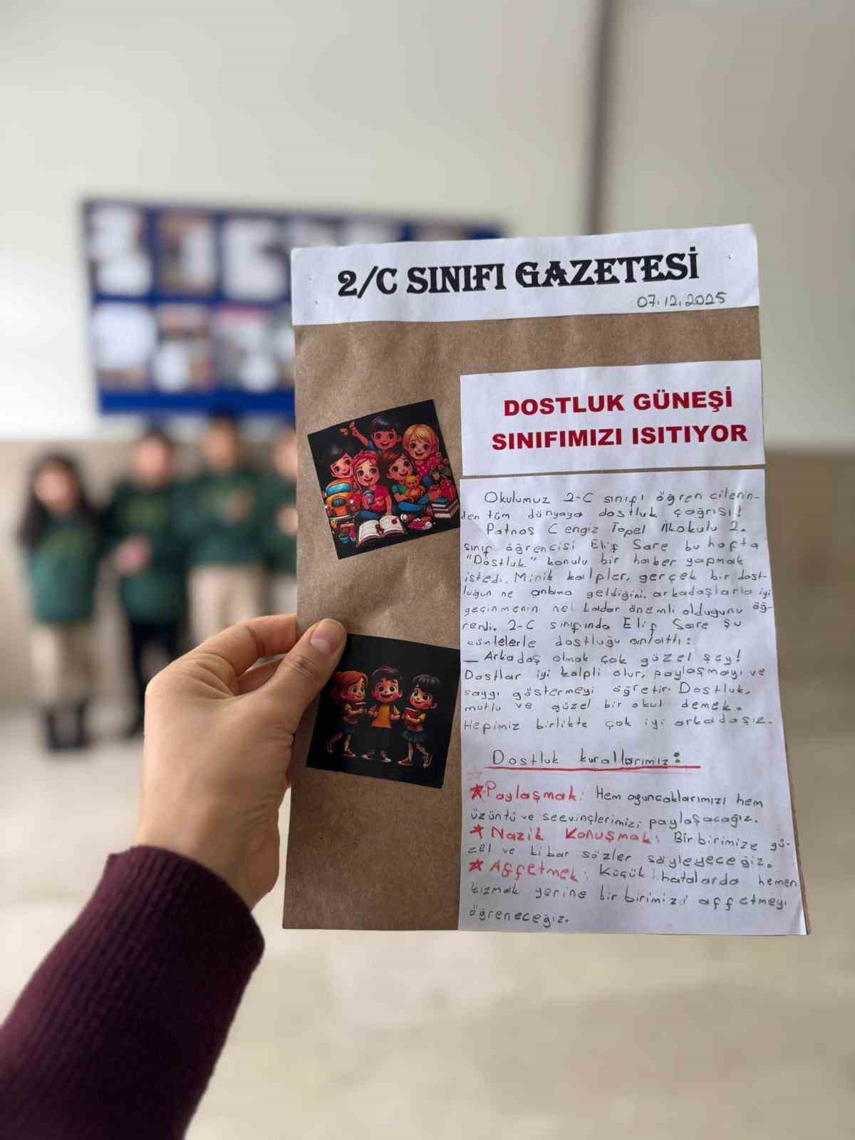 Patnos’ta minik gazetecilerden sınıf gazetesi
