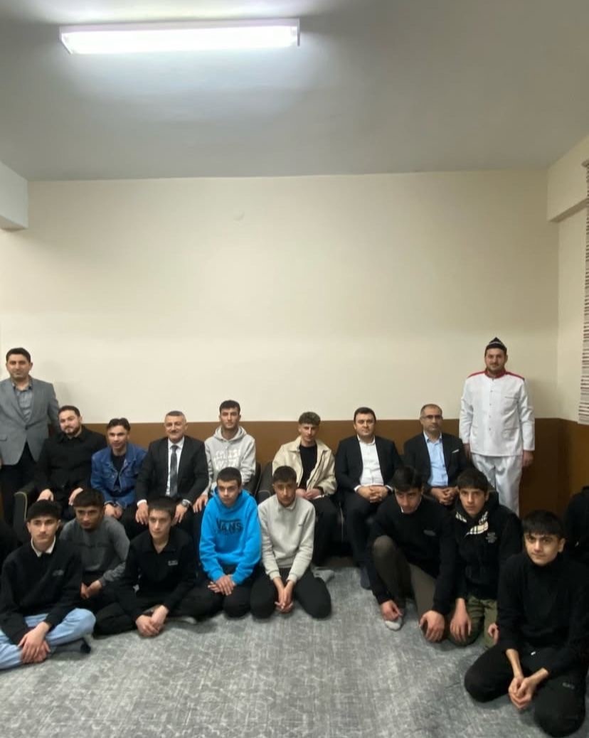 Patnos’ta öğrencilerle iftar buluşması
