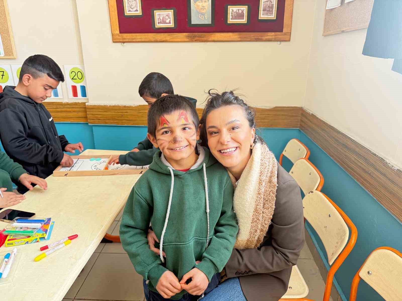 Patnos’ta öğretmenlerden örnek dayanışma
