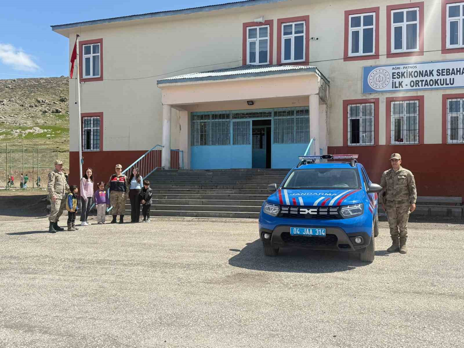 Patnos’ta okullarda güvenlik alarmı
